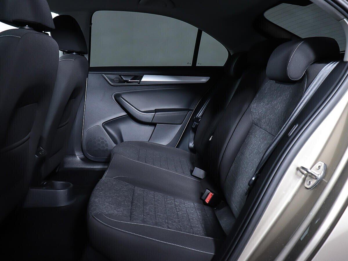 Skoda Rapid 2020, серебряный