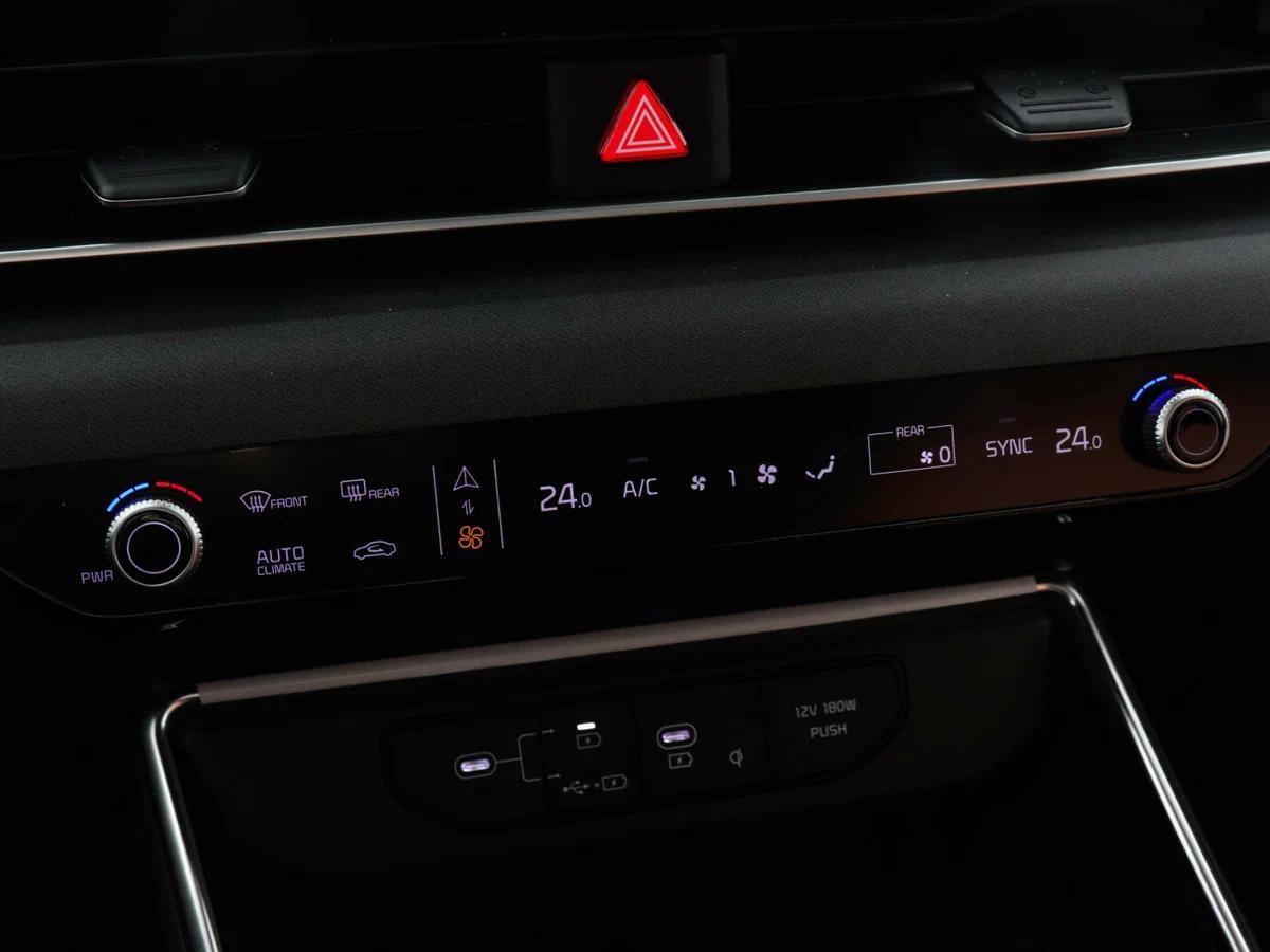 Kia Carnival 2024, черный