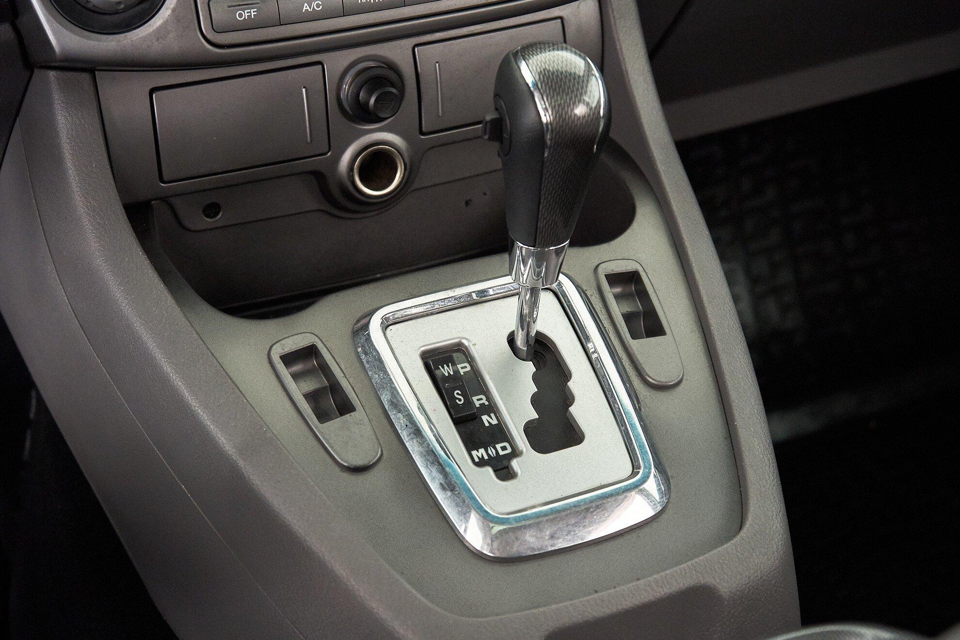 SsangYong Stavic 2014, белый