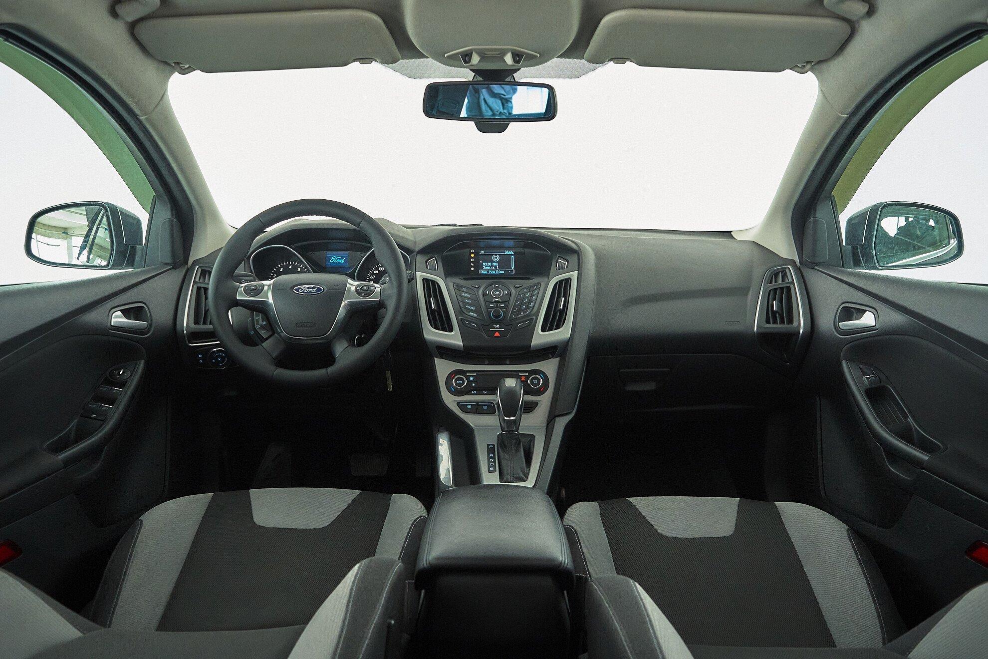 Ford Focus 2015, коричневый