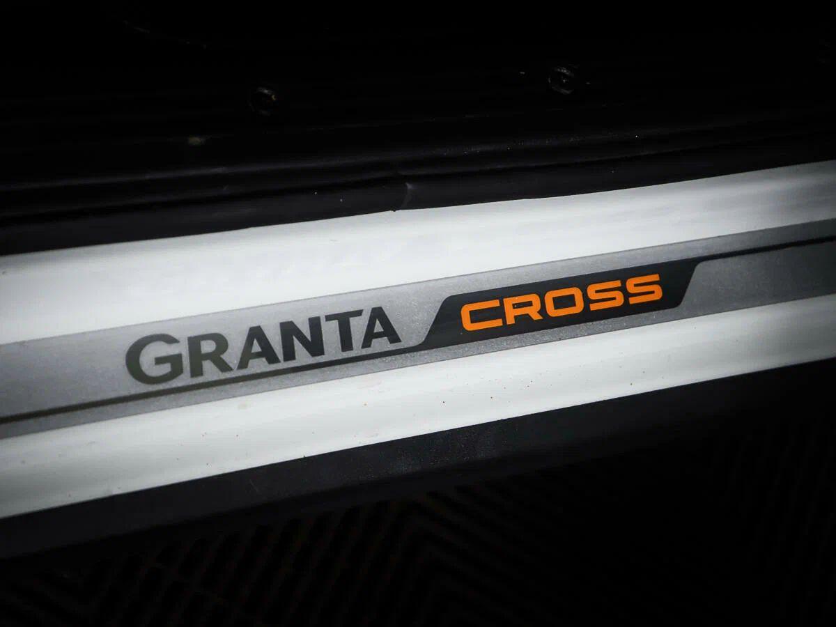 LADA (ВАЗ) Granta 2020, желтый