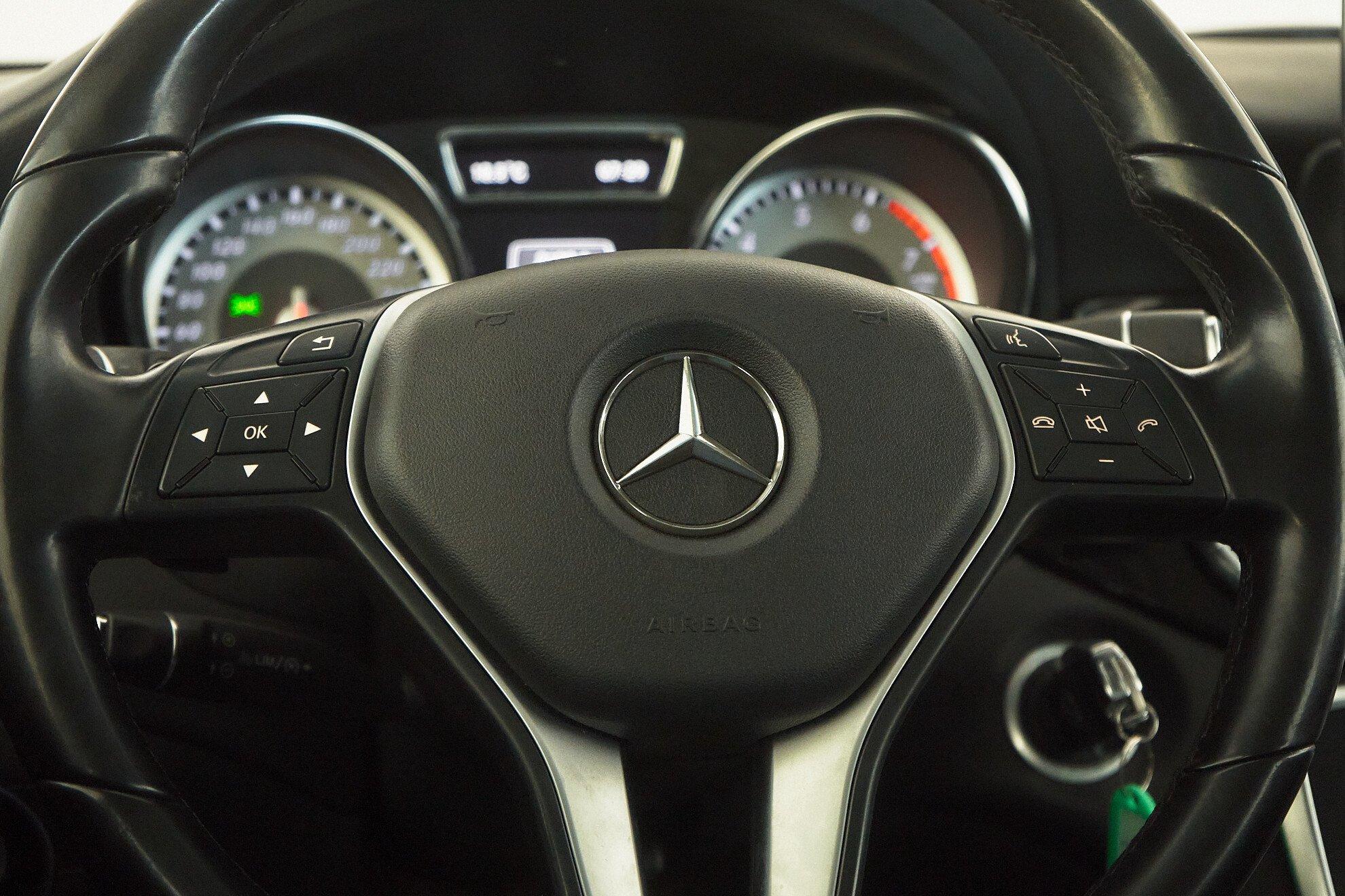 Mercedes-Benz CLA 2013, серый