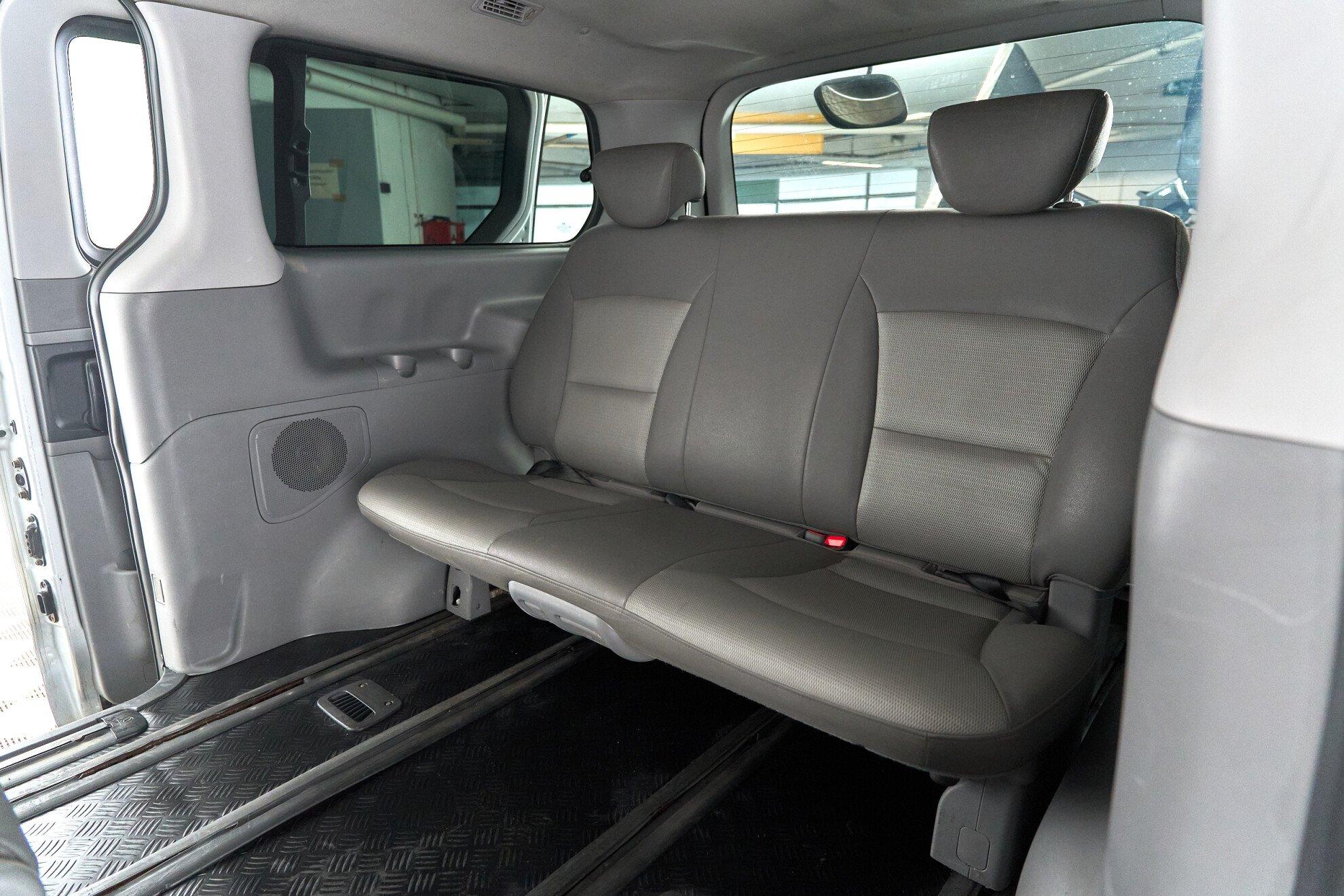 Hyundai Grand Starex 2007, серебряный