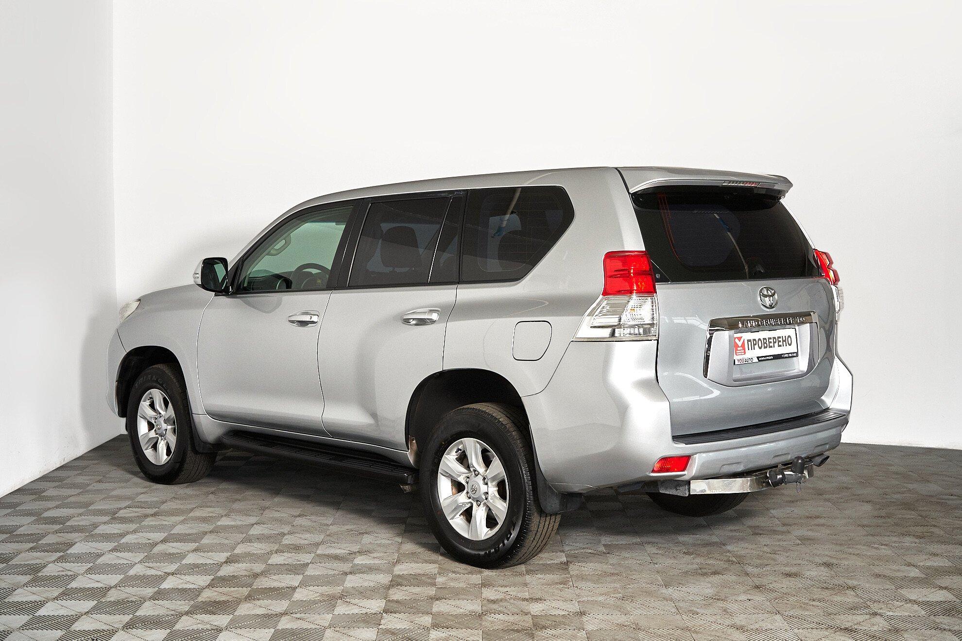 Toyota Land Cruiser Prado 2010, серебряный