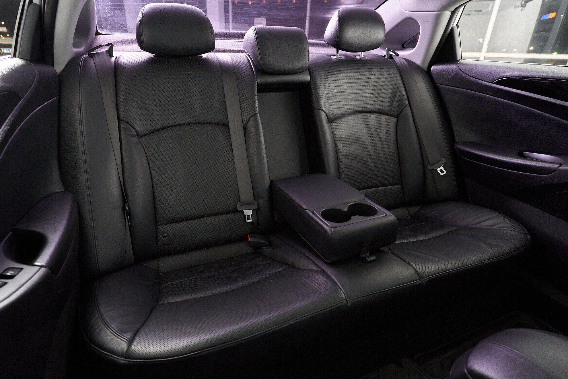 Hyundai Sonata 2011, серебряный