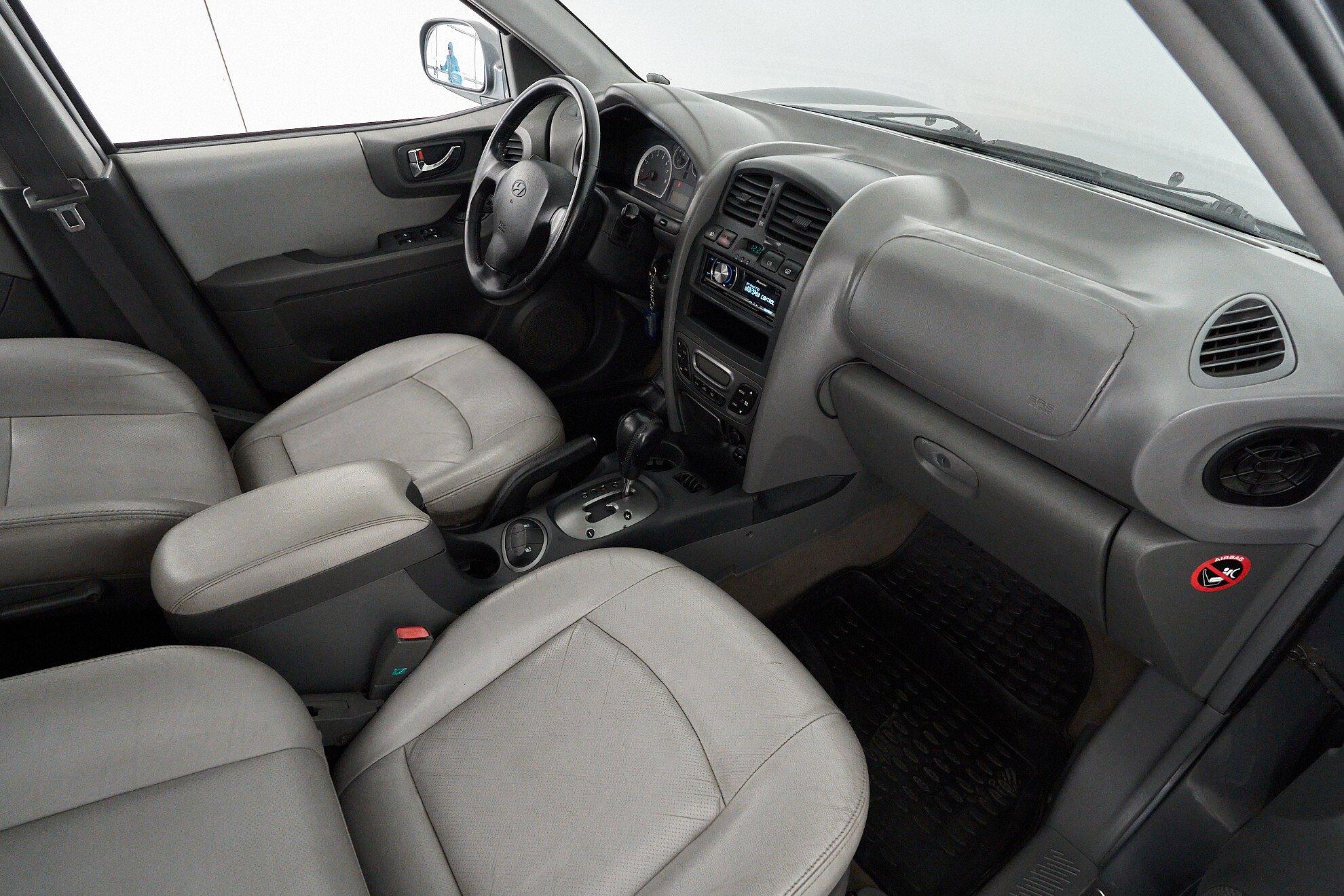 Hyundai Santa Fe 2008, серый