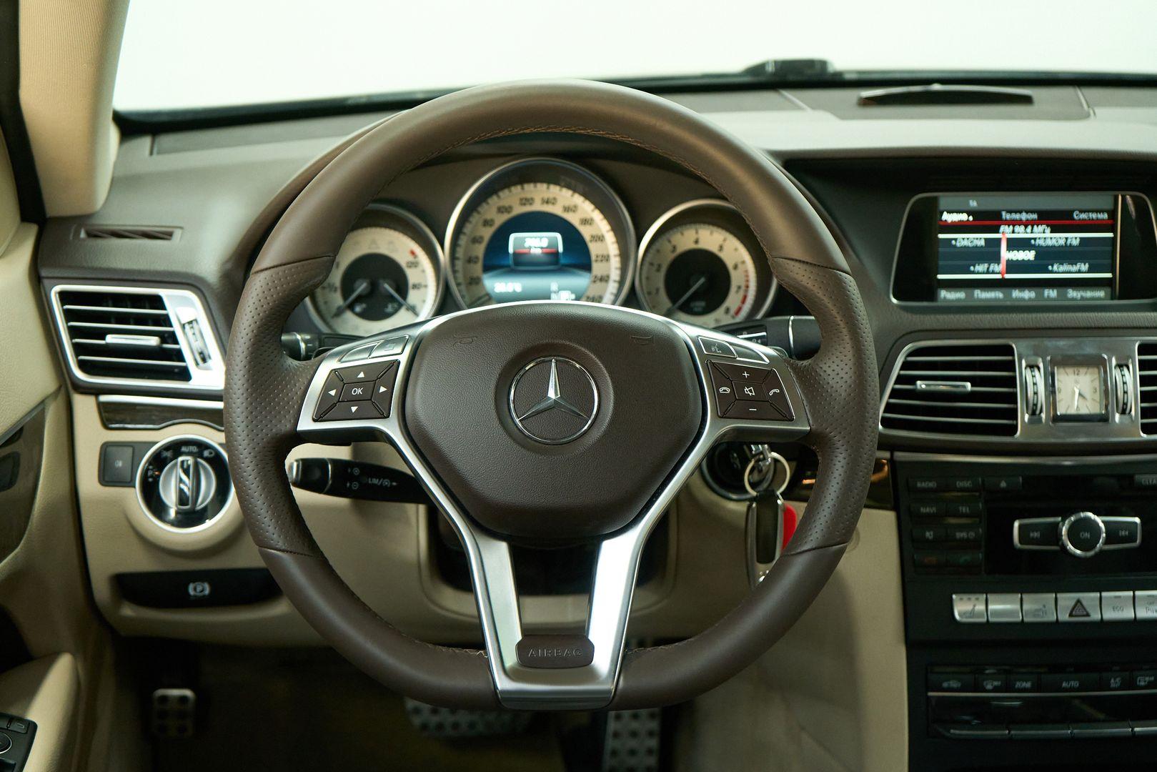 Mercedes-Benz E-Класс 2014, коричневый