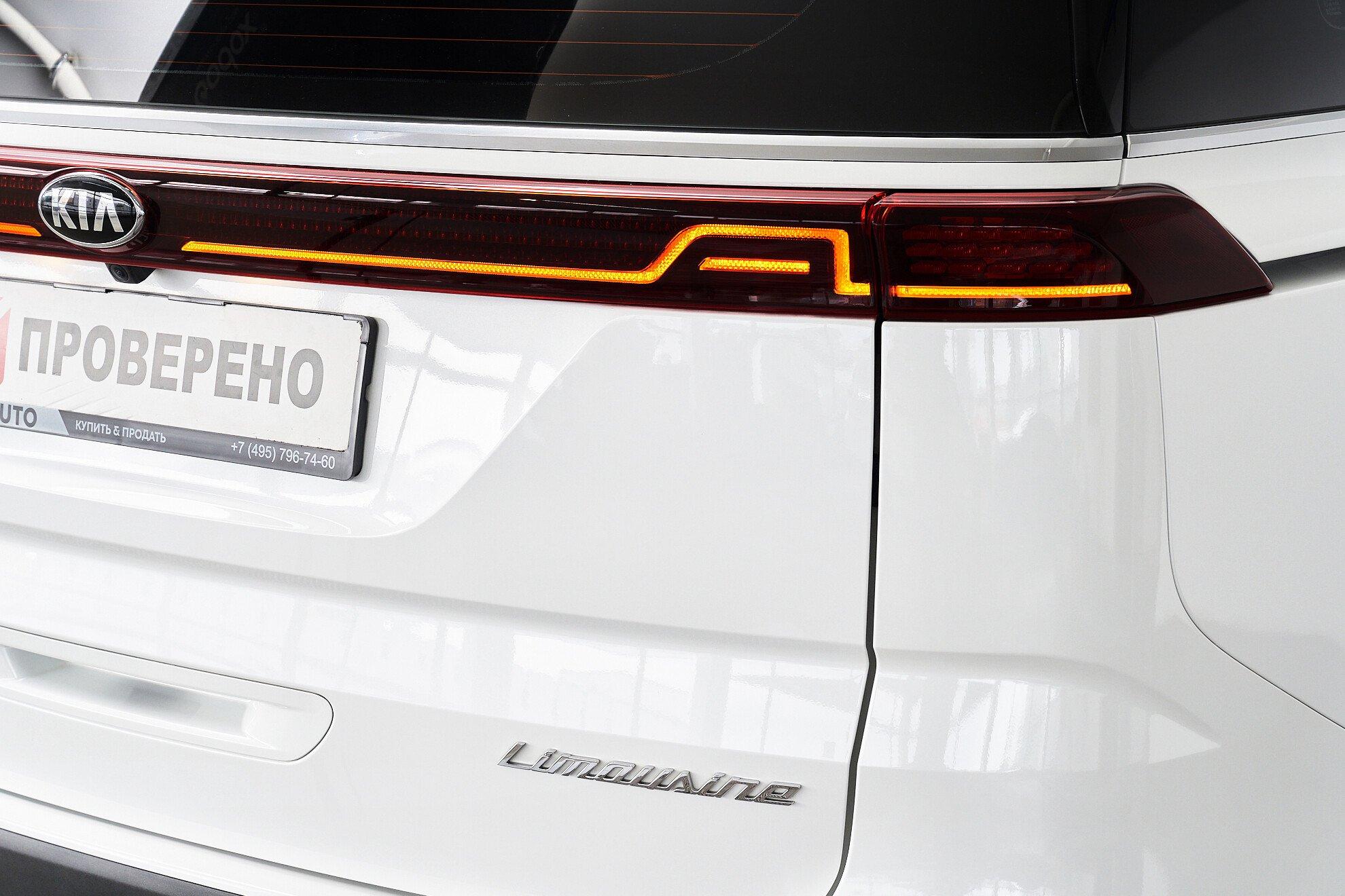 Kia Carnival 2023, белый