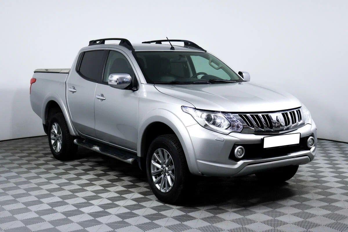 Mitsubishi L200 2016, серебряный