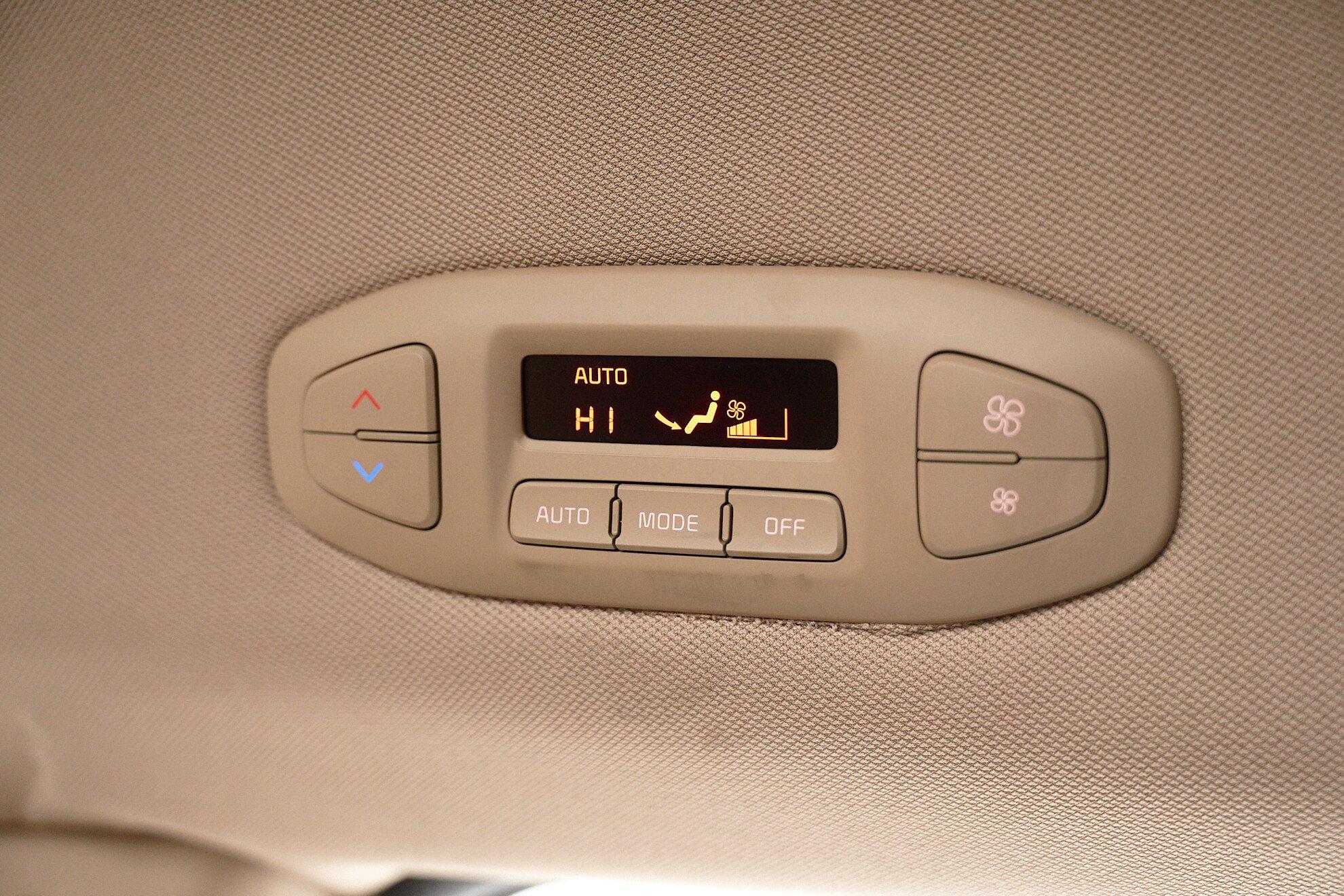 Kia Carnival 2016, черный