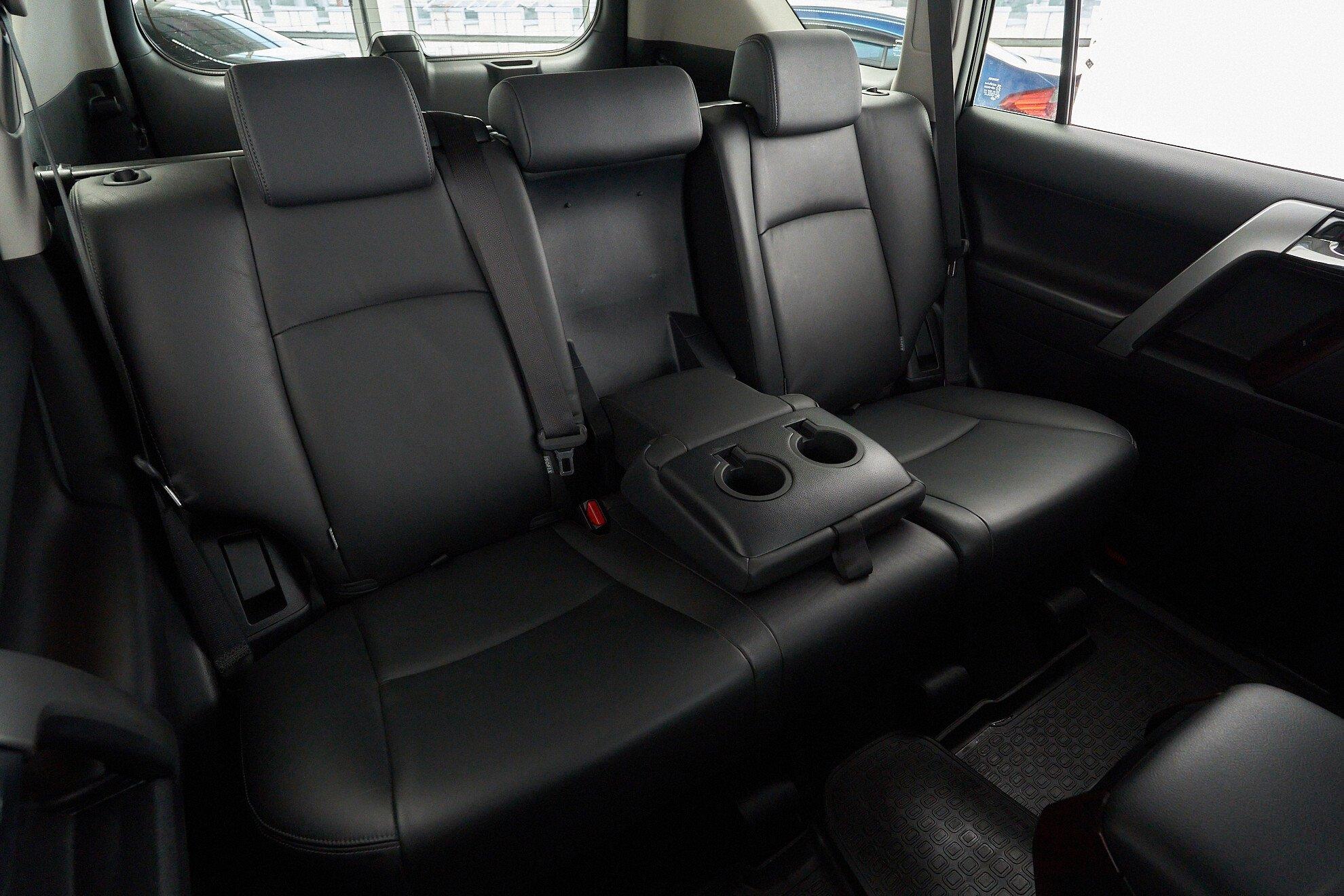 Toyota Land Cruiser Prado 2015, черный
