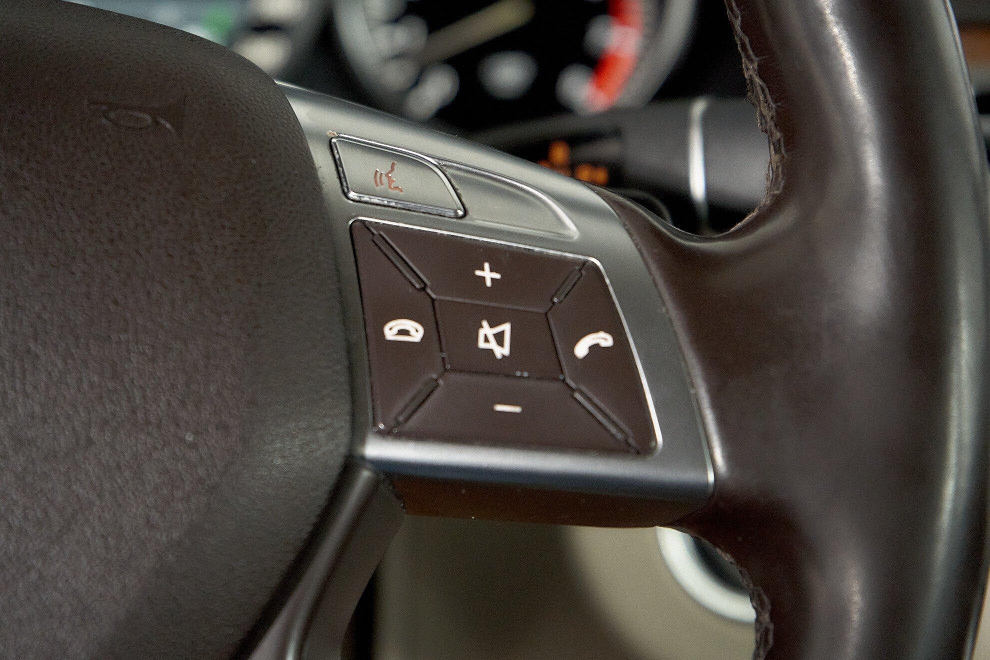 Mercedes-Benz E-Класс 2014, синий