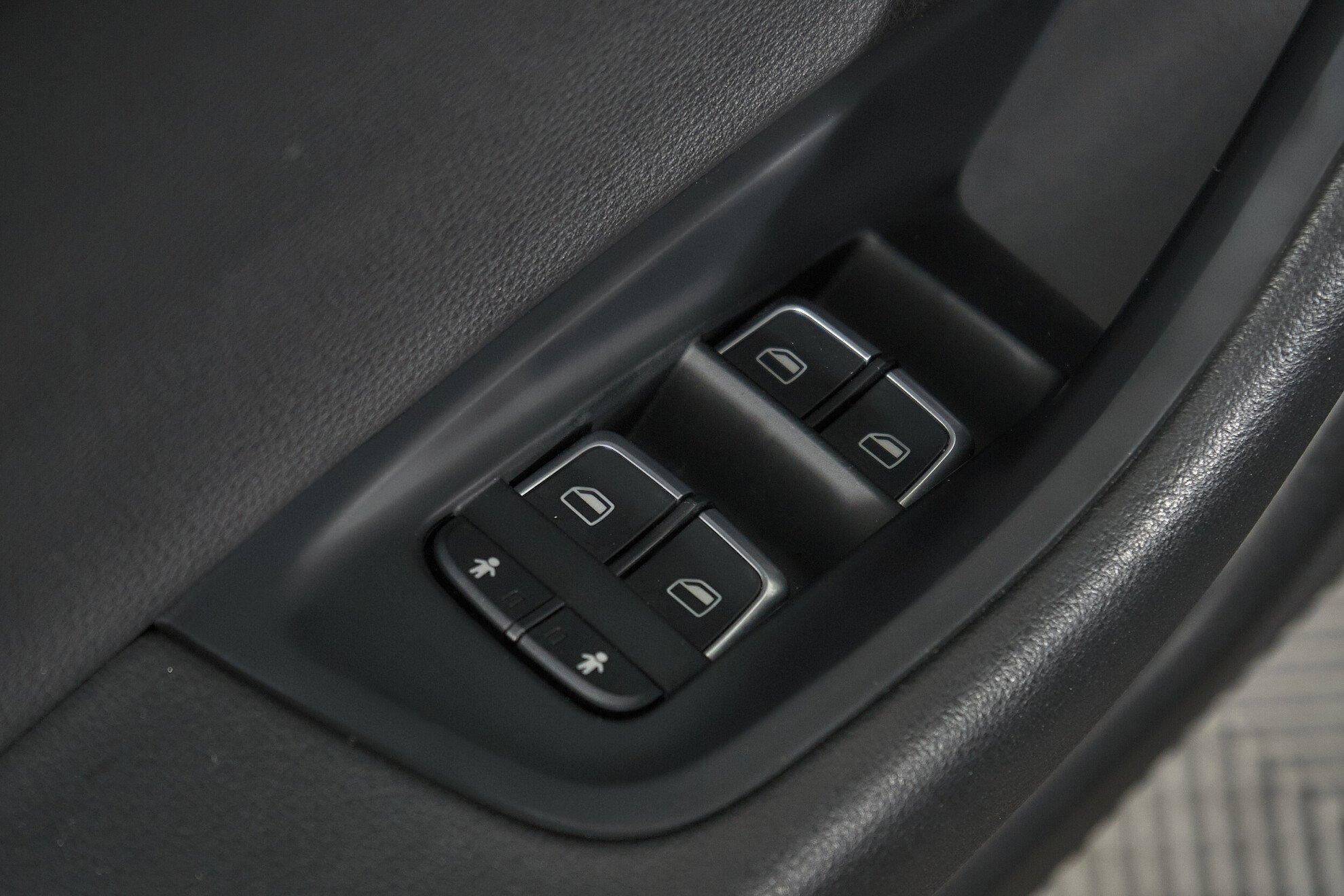 Audi A6 2016, серый