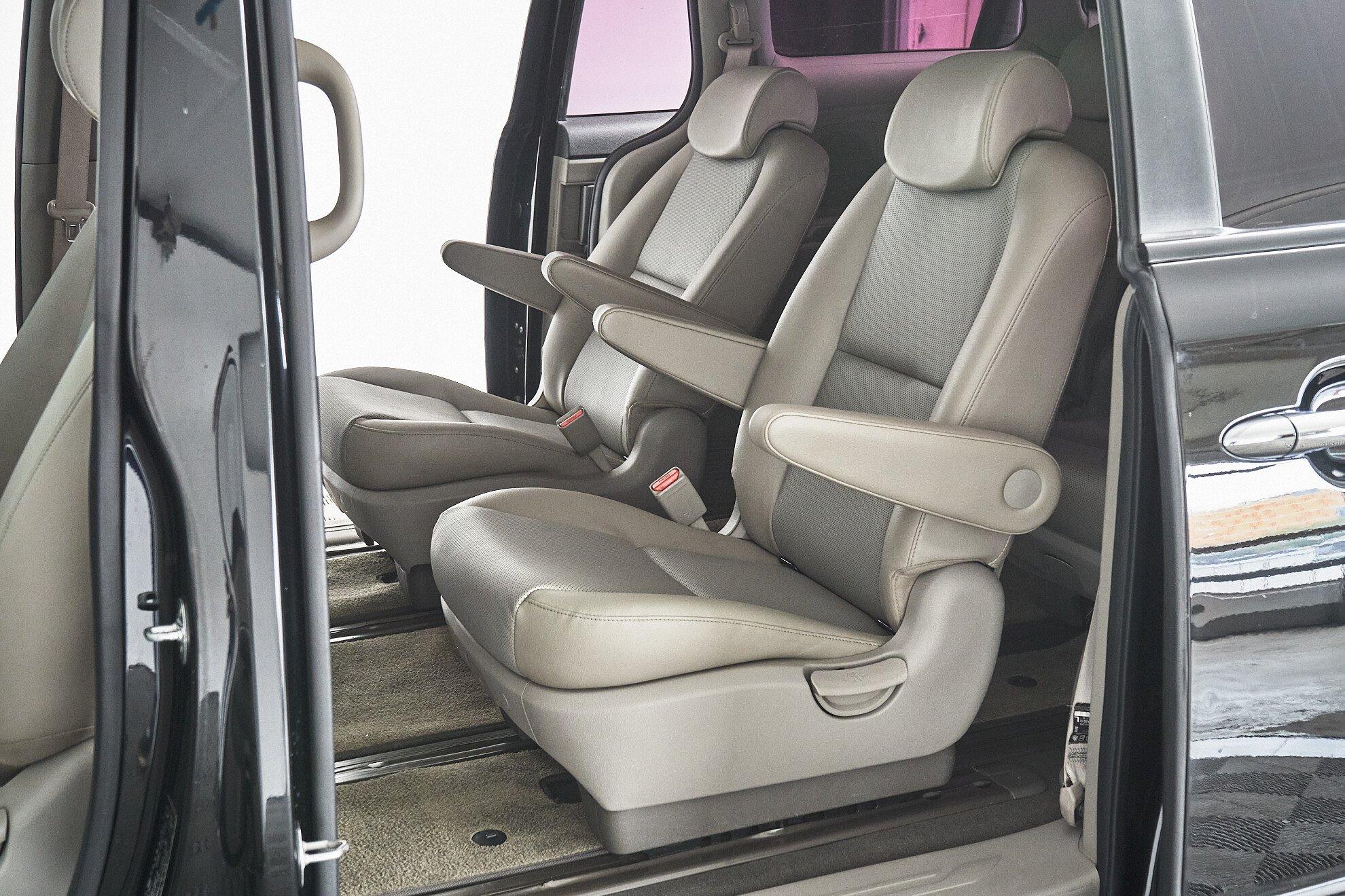 Kia Carnival 2020, черный