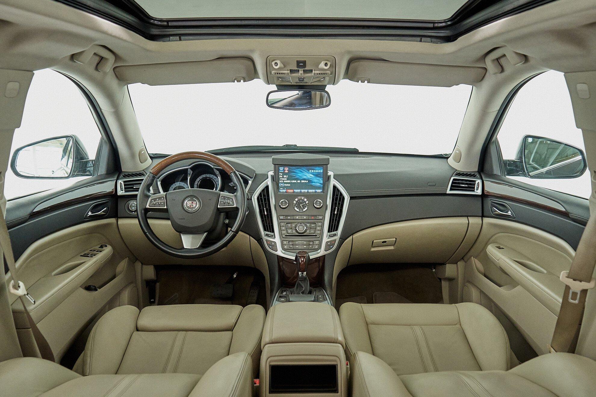Cadillac SRX 2010, черный