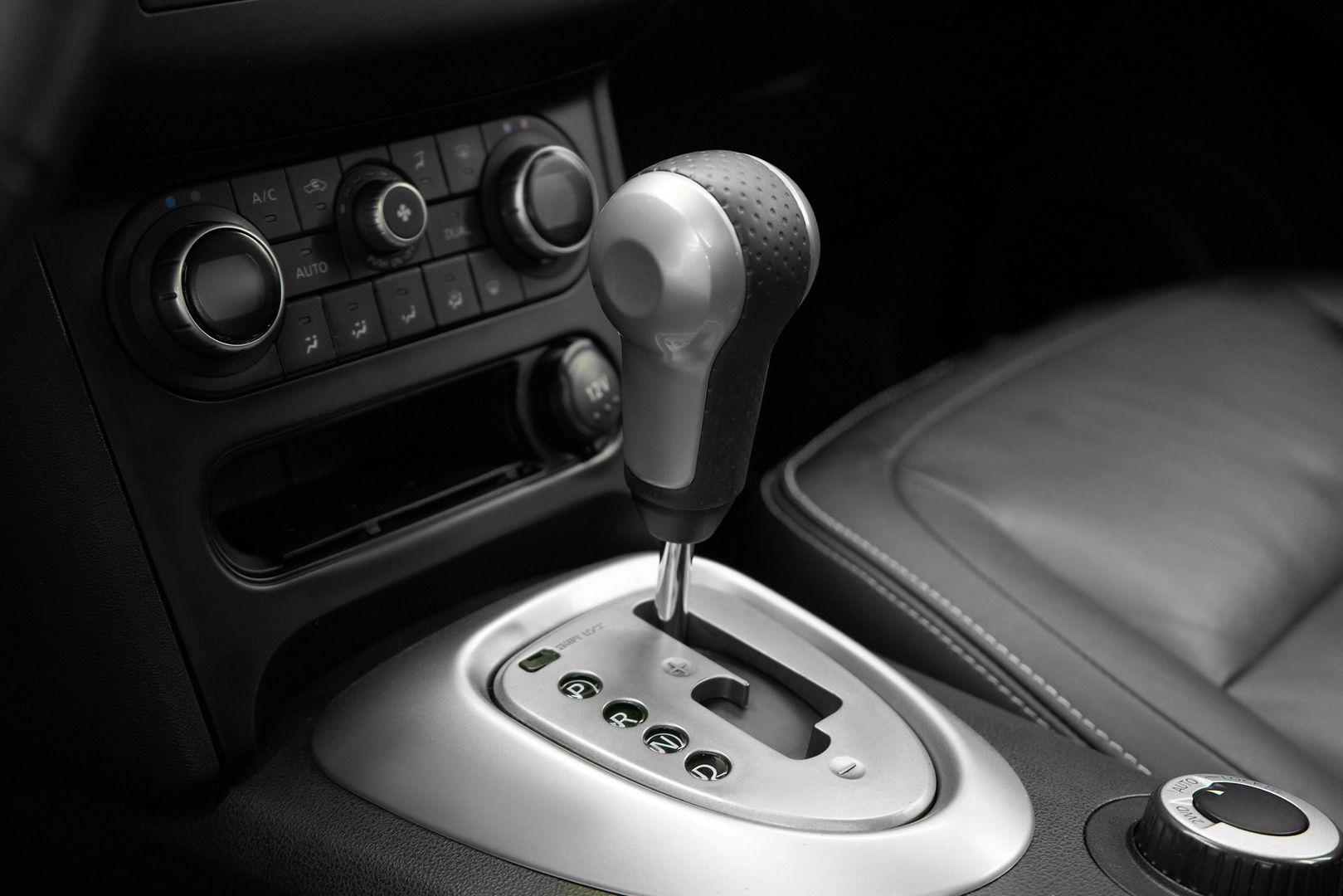 Nissan Qashqai 2011, фиолетовый