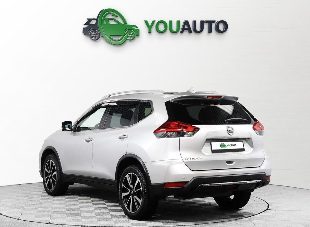 Nissan X-Trail 2021, серебряный