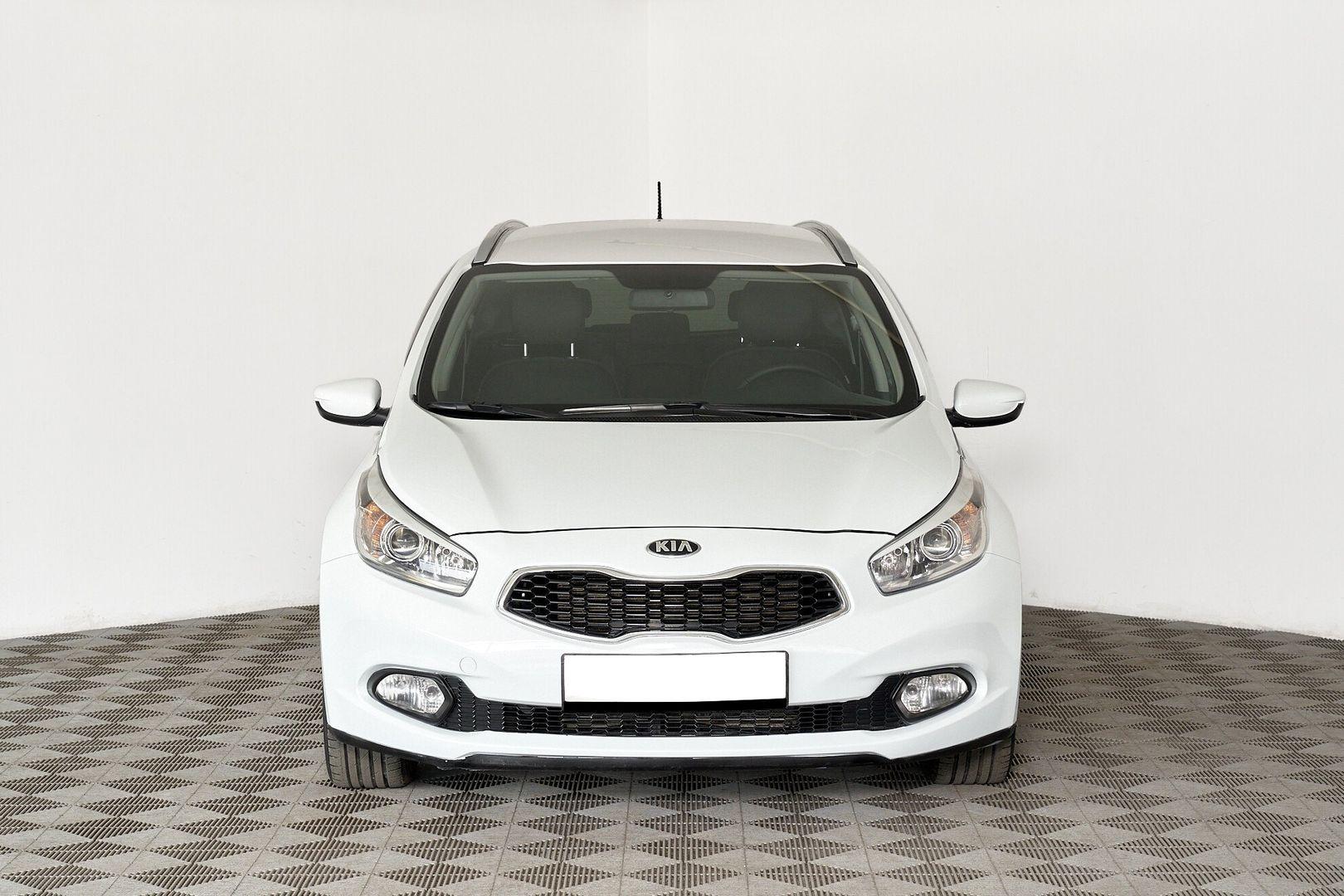 Kia Ceed 2015, белый