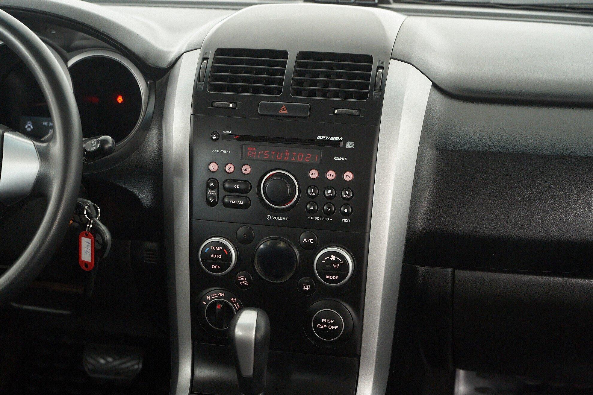Suzuki Grand Vitara 2011, серебряный