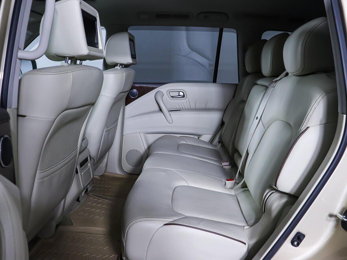 Nissan Patrol 2013, бежевый