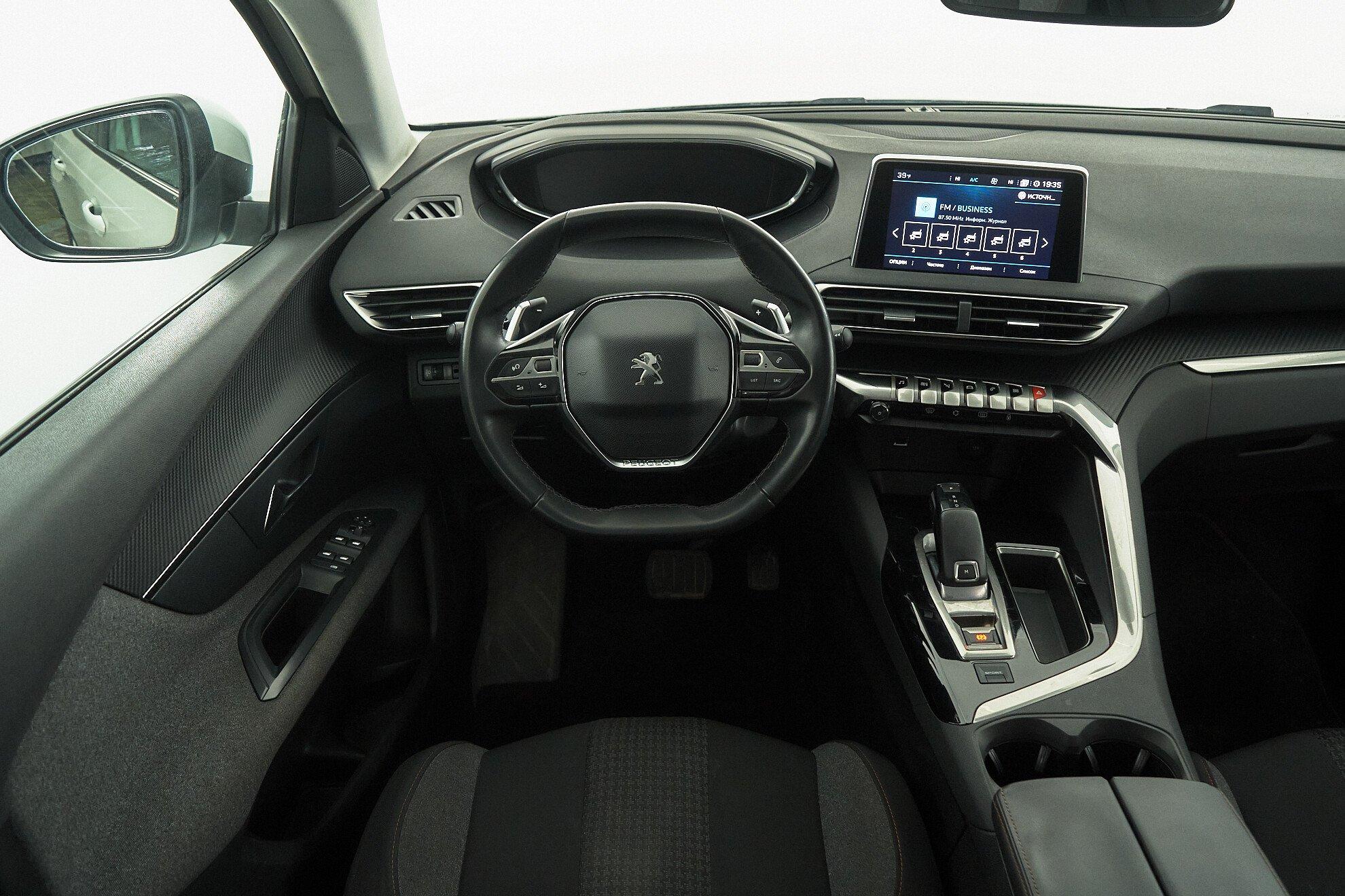 Peugeot 3008 2018, белый