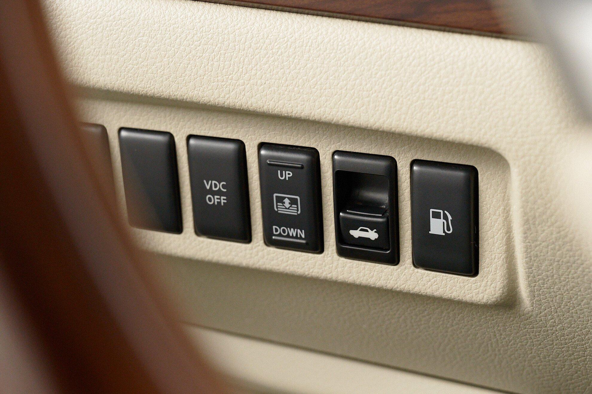 Nissan Teana 2010, черный