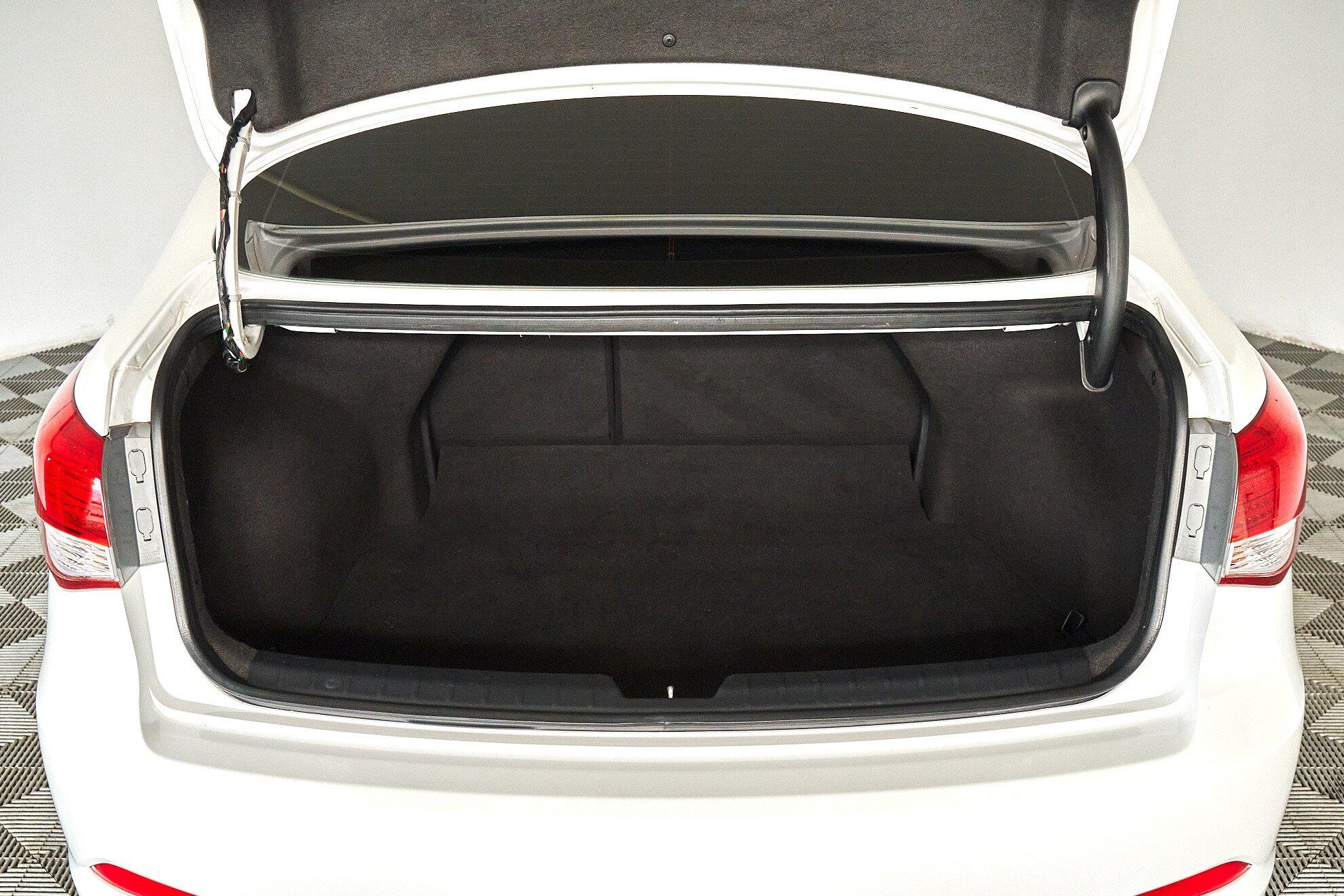 Hyundai i40 2013, белый