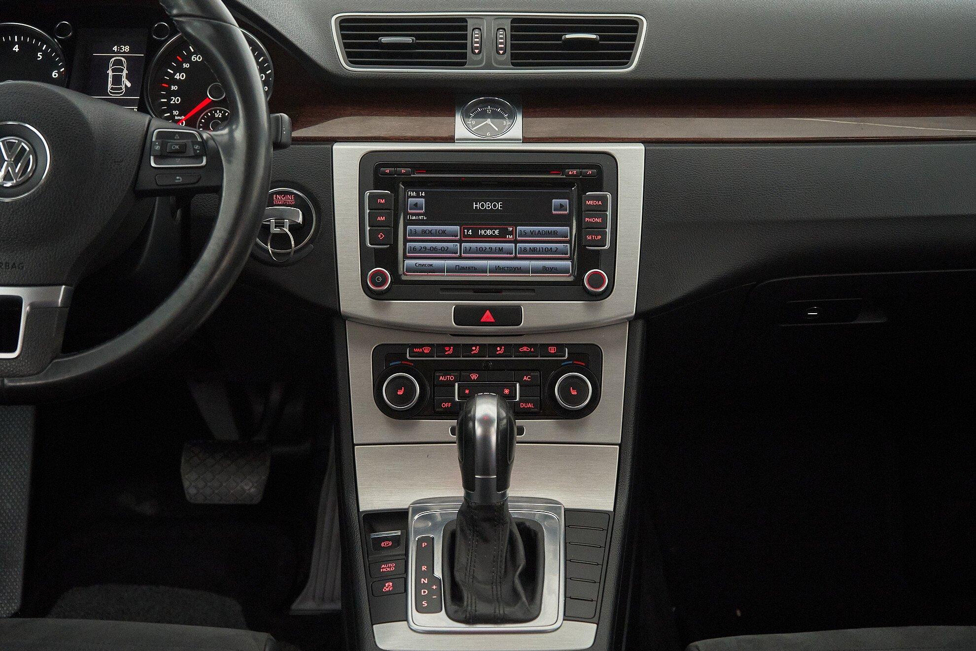 Volkswagen Passat CC 2011, бежевый