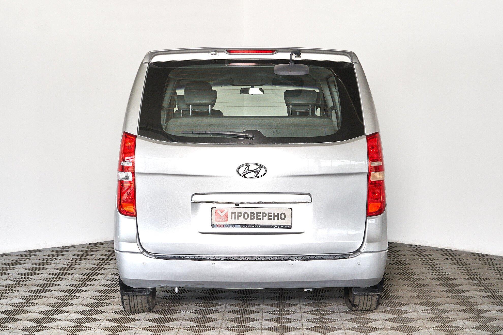 Hyundai Grand Starex 2012, серебряный