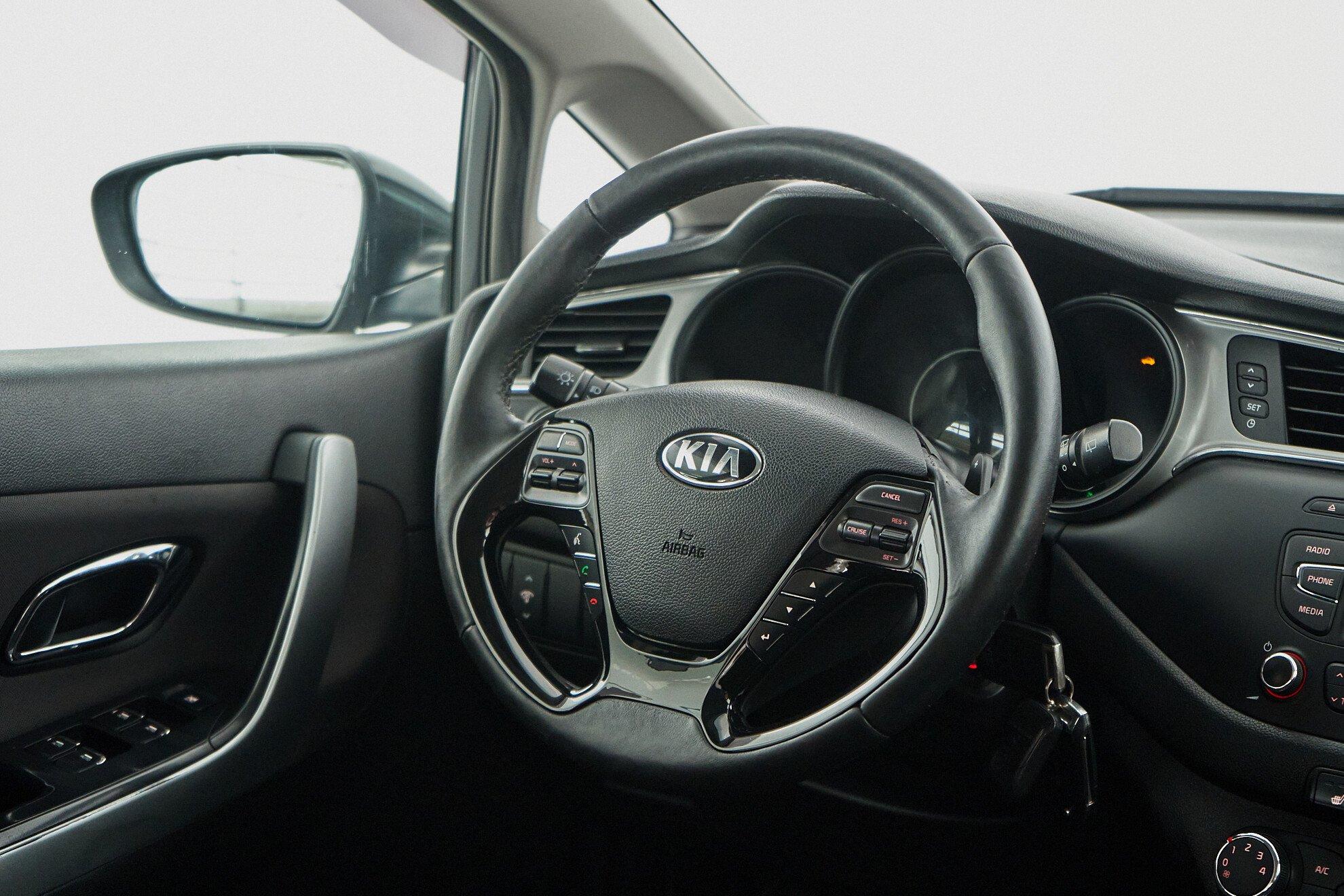 Kia Ceed 2015, серый