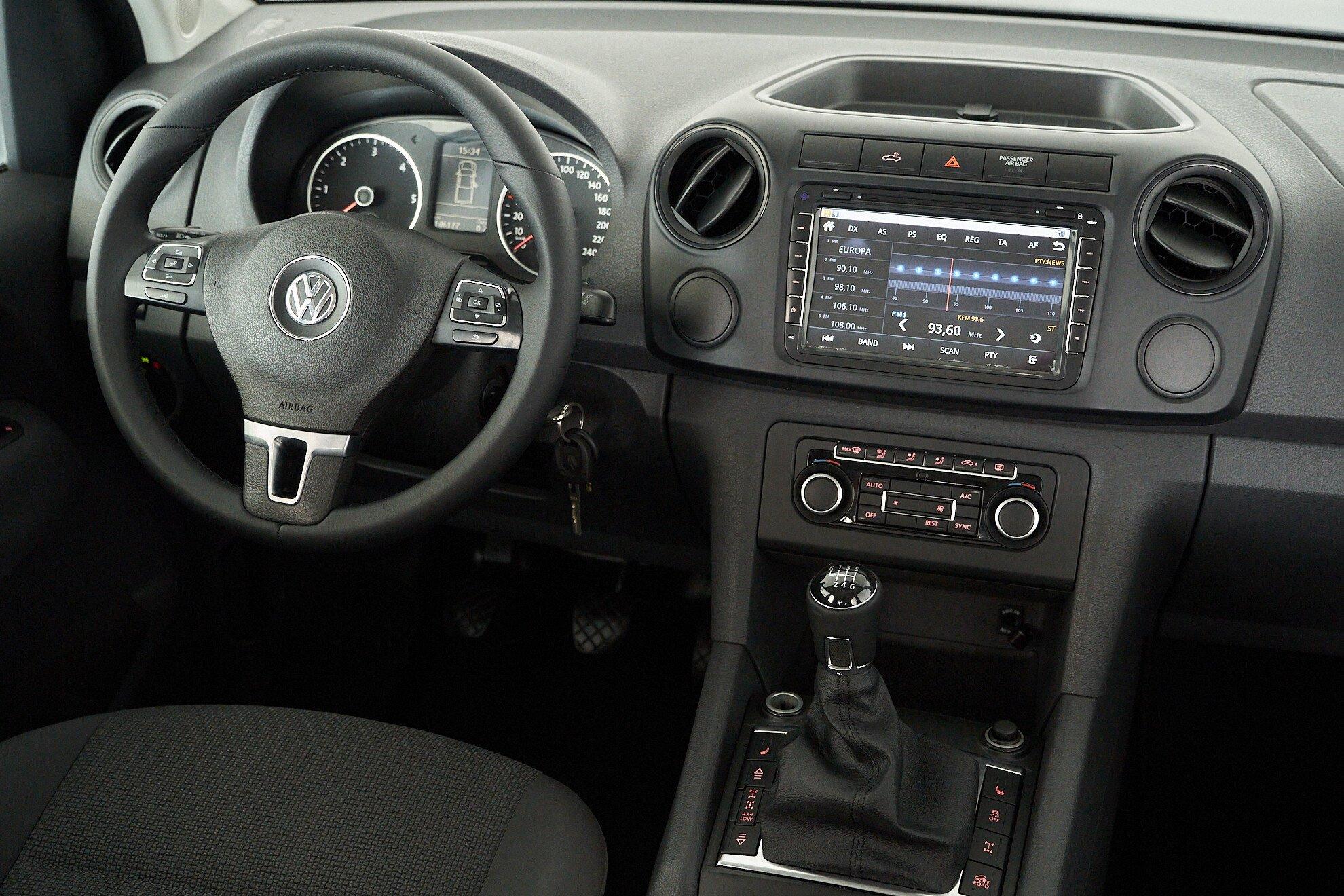 Volkswagen Amarok 2013, черный