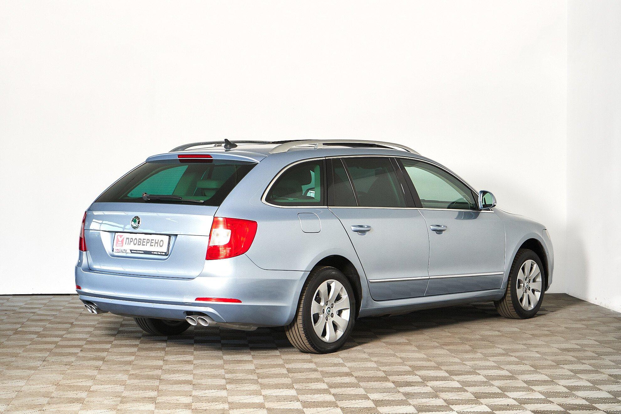 Skoda Superb 2011, голубой
