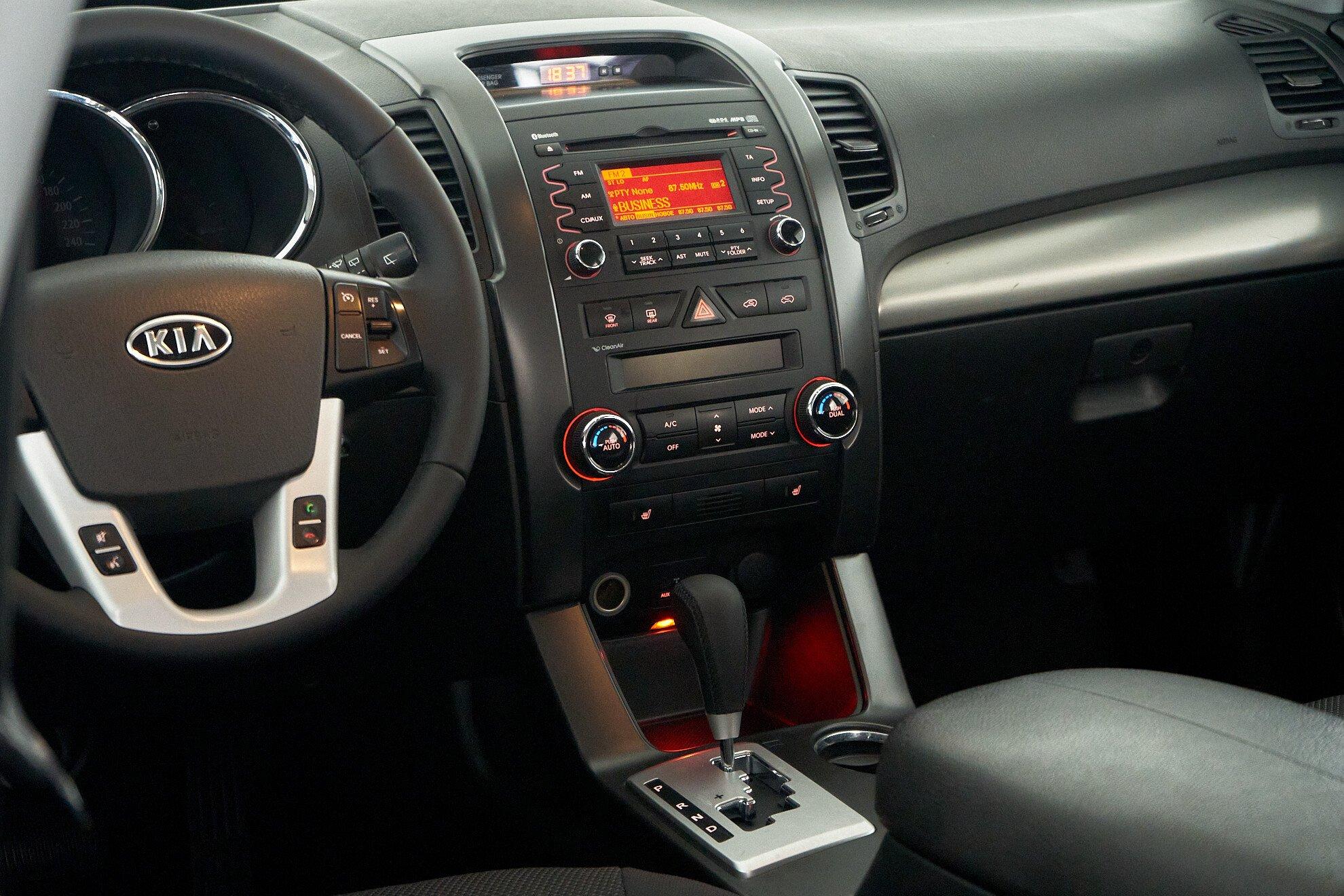 Kia Sorento 2011, черный