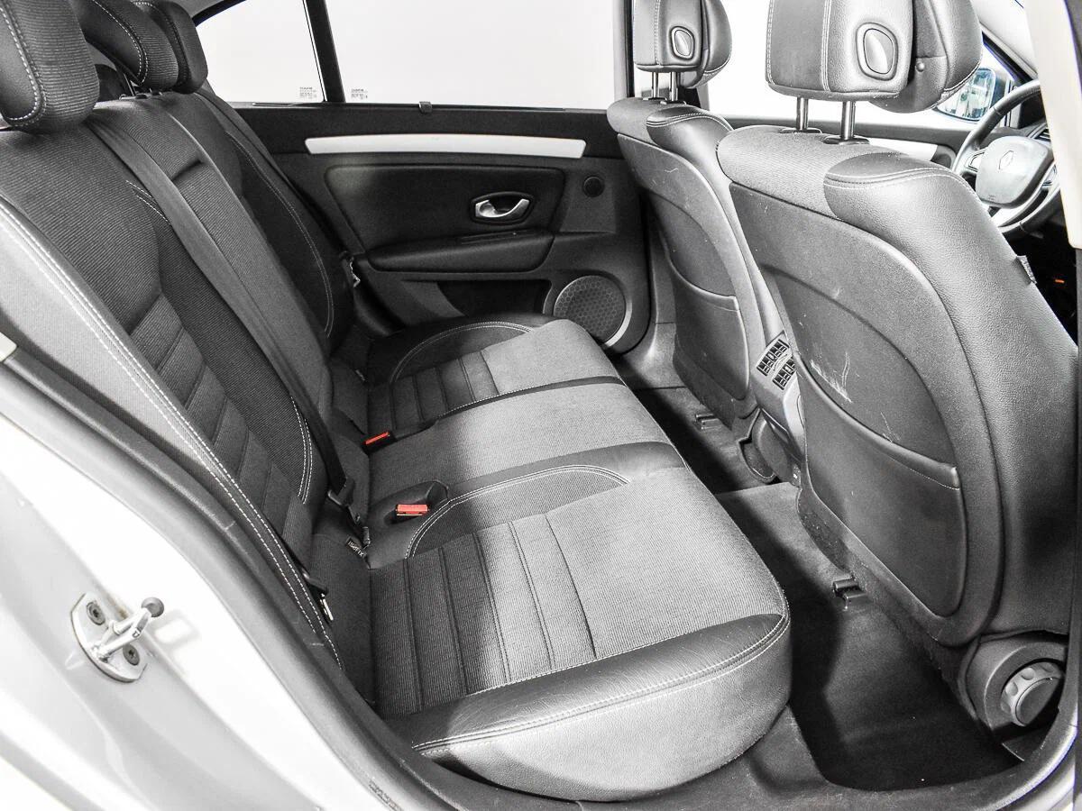 Renault Laguna 2010, серый