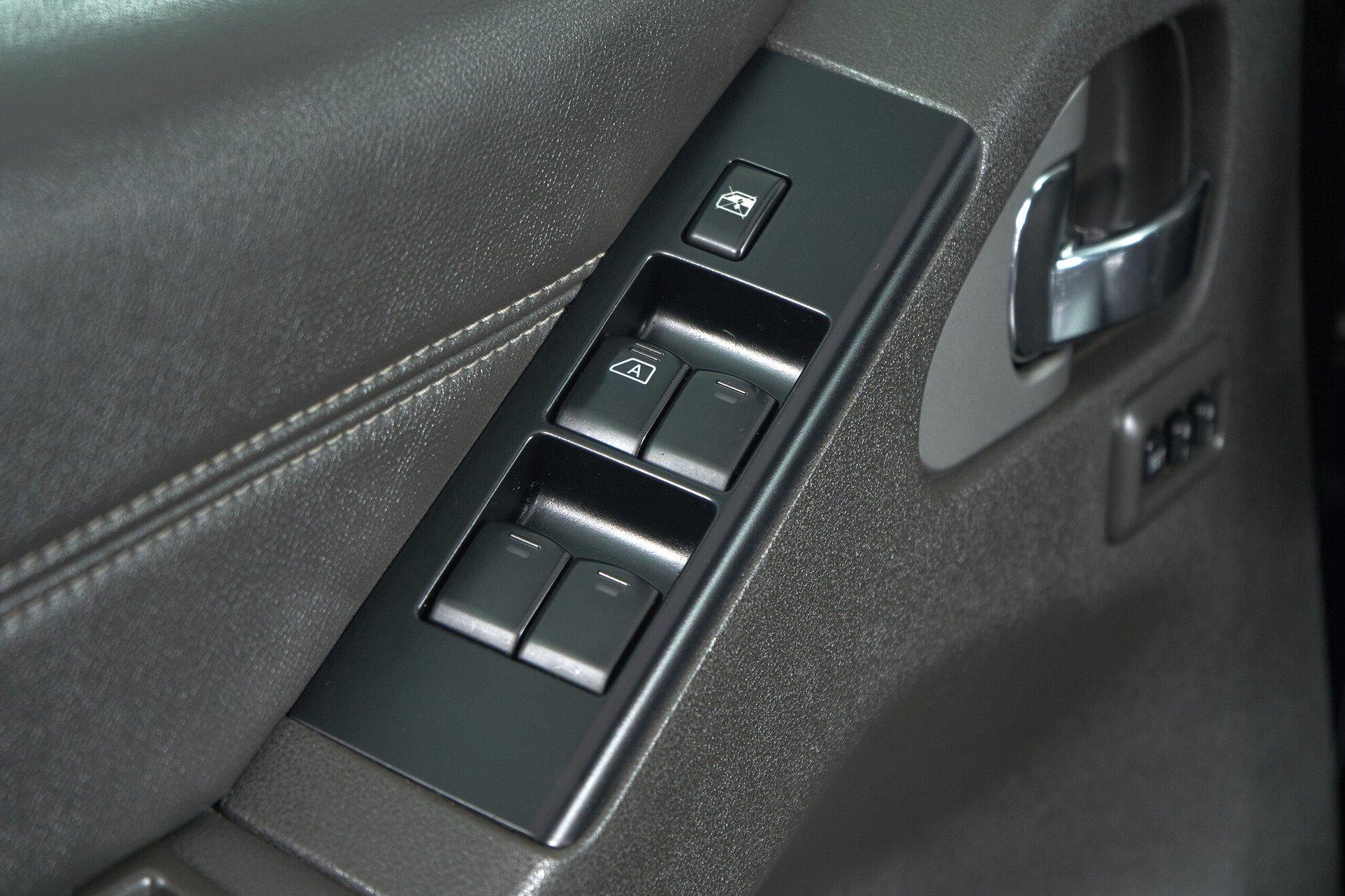 Nissan Pathfinder 2013, синий