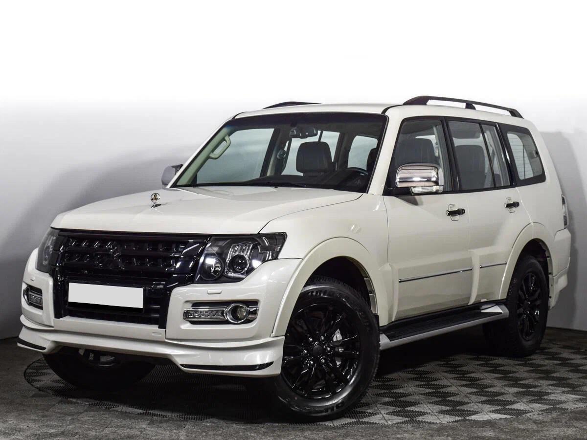 Mitsubishi Pajero 2020, белый