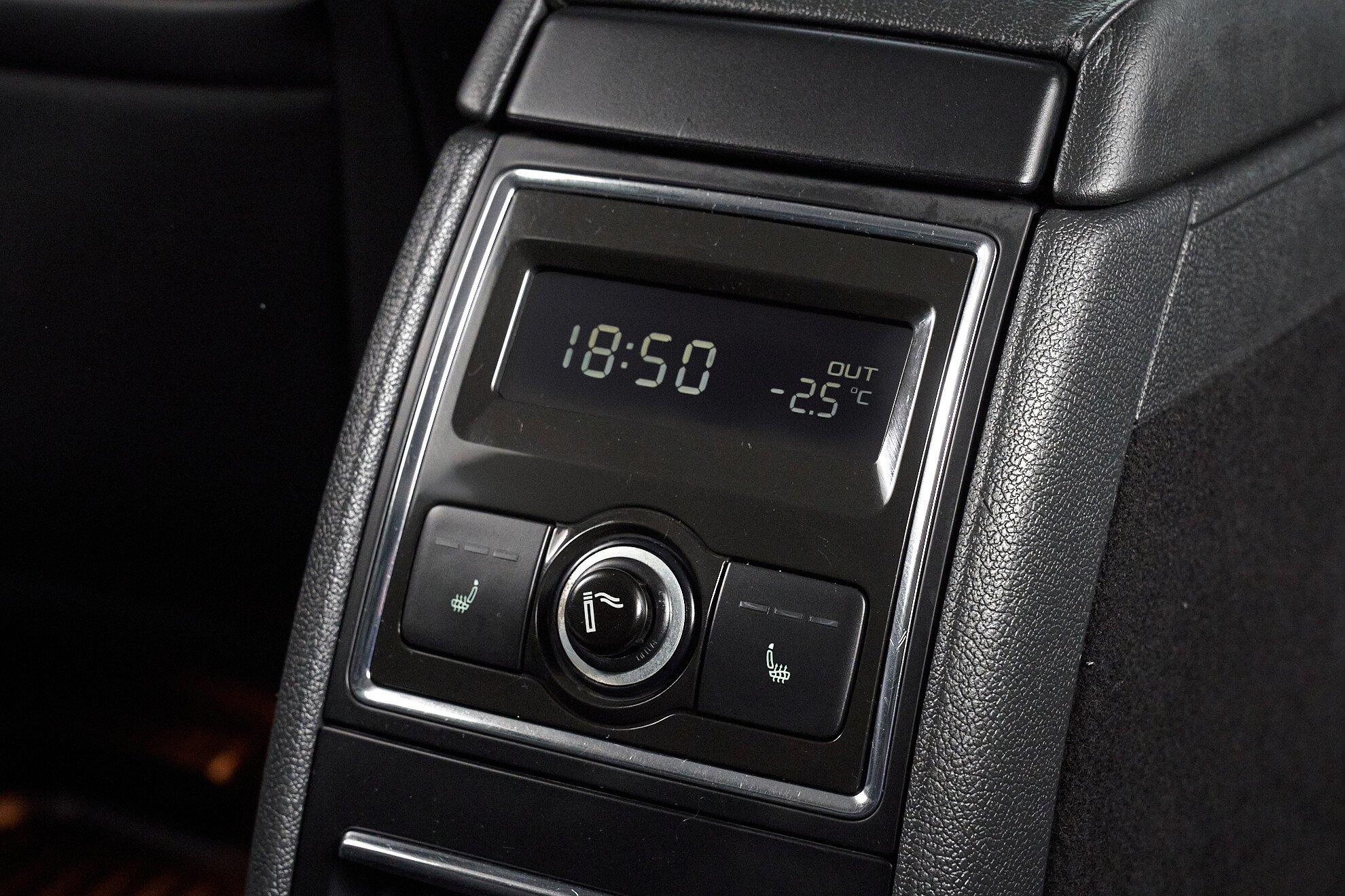 Skoda Superb 2013, серебряный
