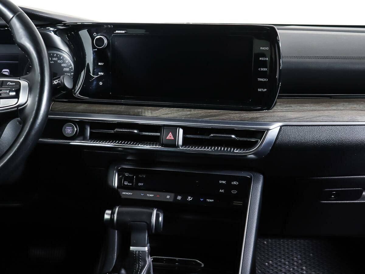 Kia K5 2022, белый