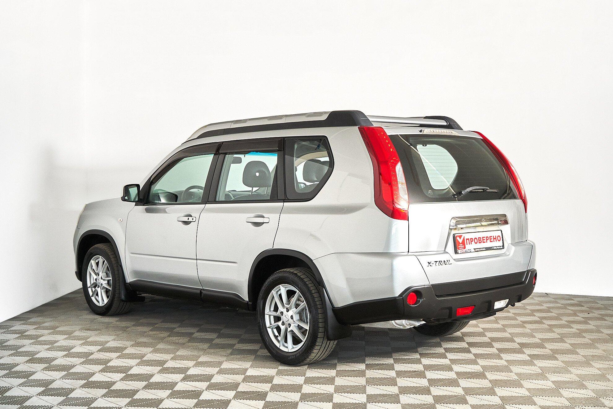 Nissan X-Trail 2011, серебряный
