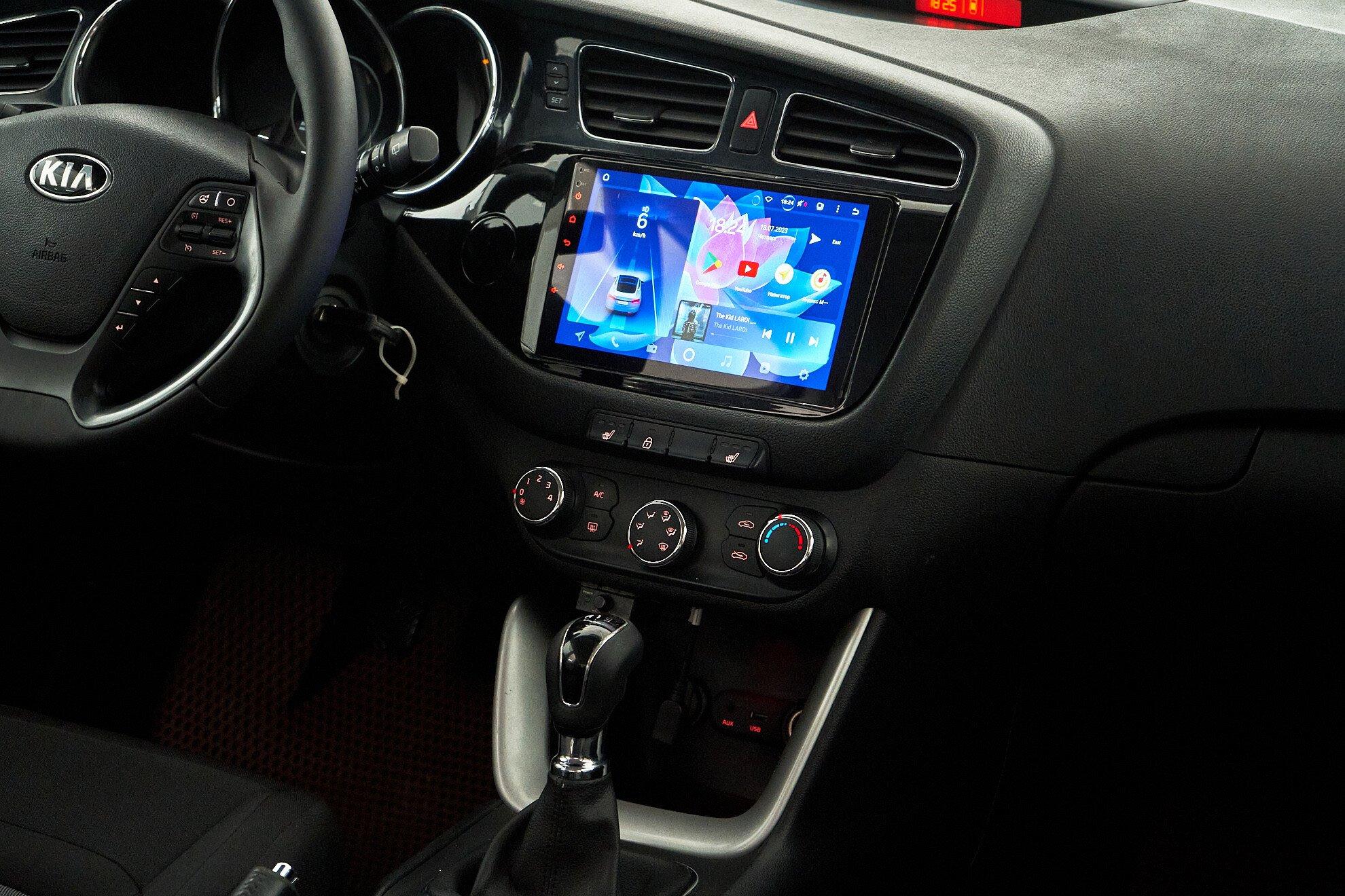 Kia Ceed 2012, красный