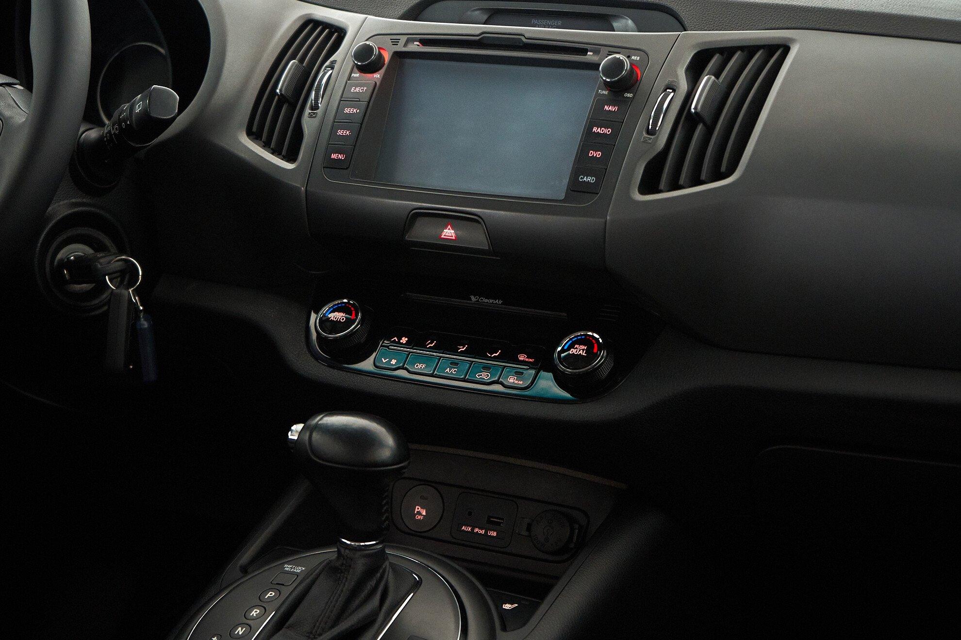 Kia Sportage 2011, оранжевый