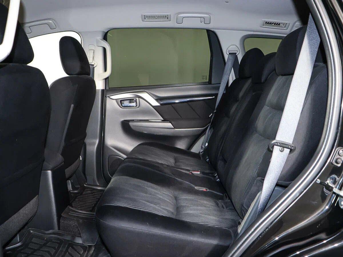 Mitsubishi Pajero Sport 2018, черный