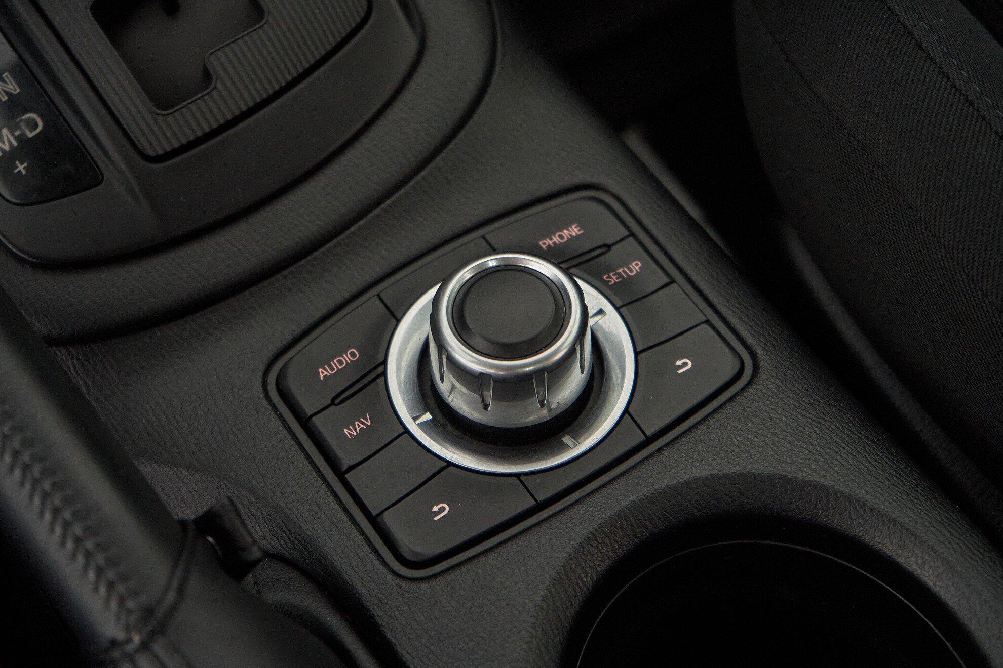 Mazda CX-5 2011, белый