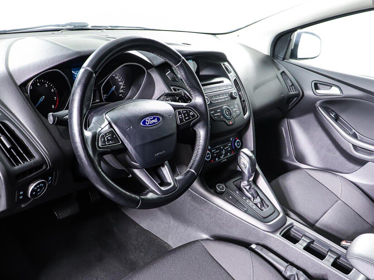 Ford Focus 2018, серебряный