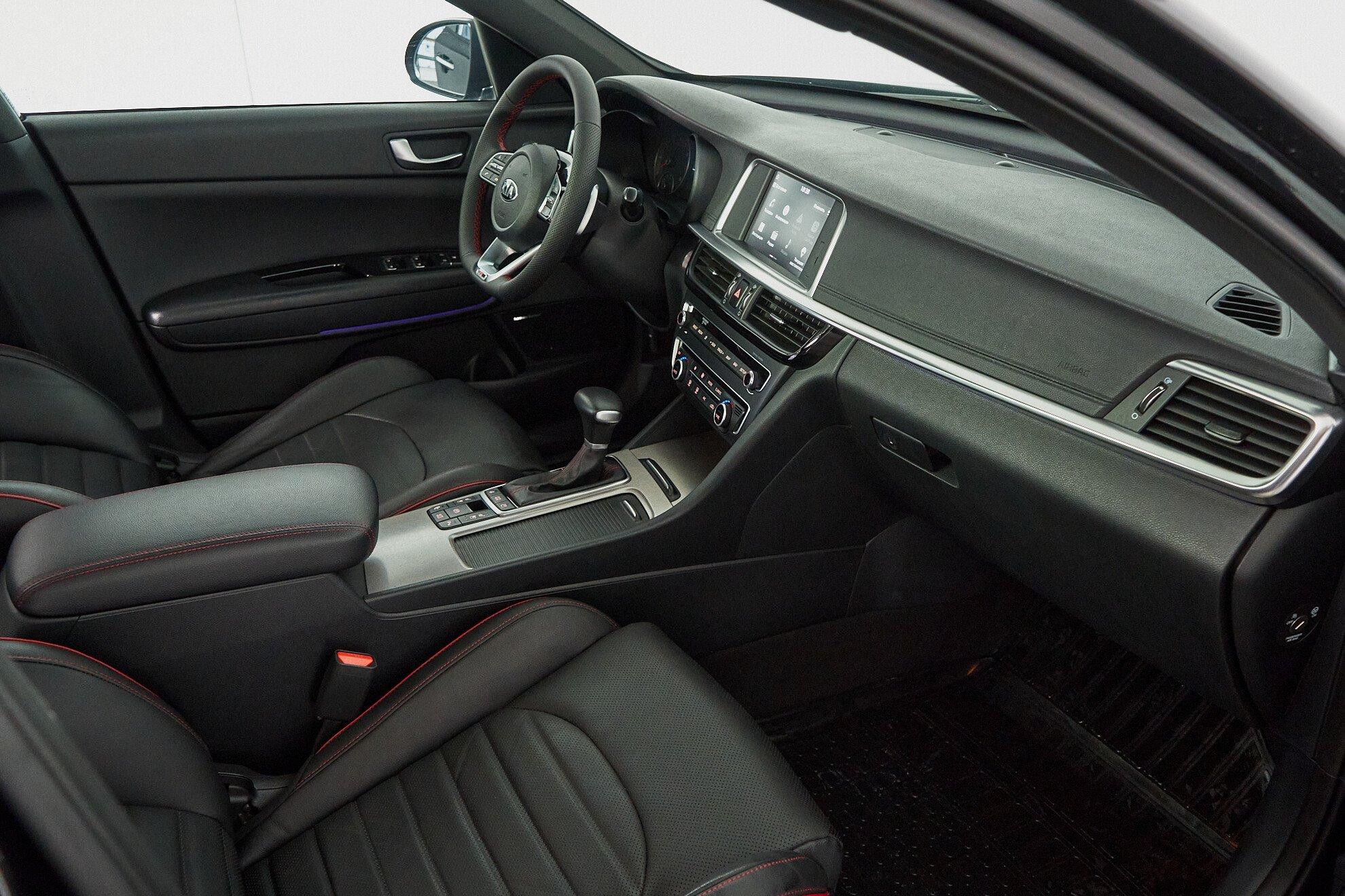 Kia Optima 2019, черный