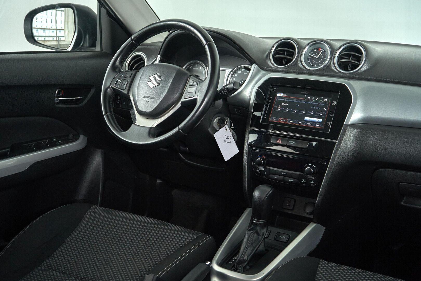 Suzuki Vitara 2017, черный