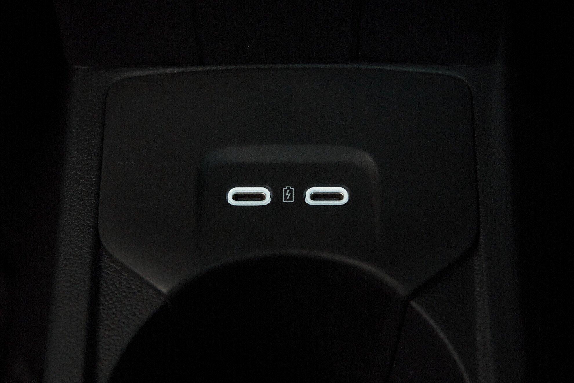 Volkswagen Polo 2021, белый