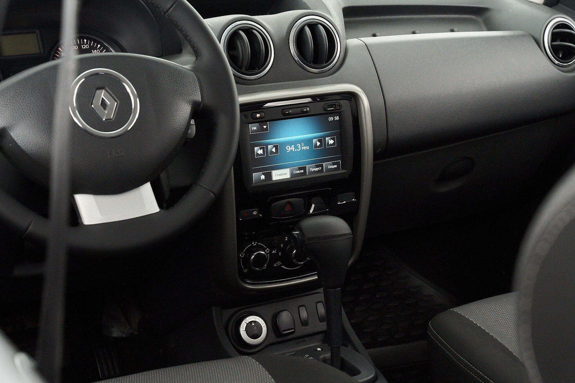 Renault Duster 2015, серый