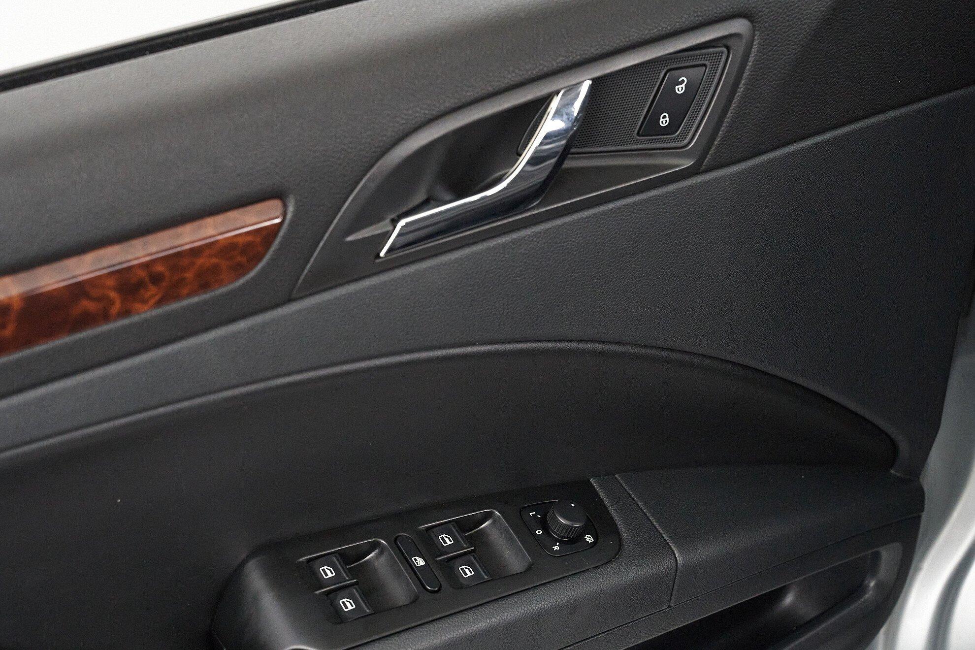 Skoda Superb 2013, серебряный