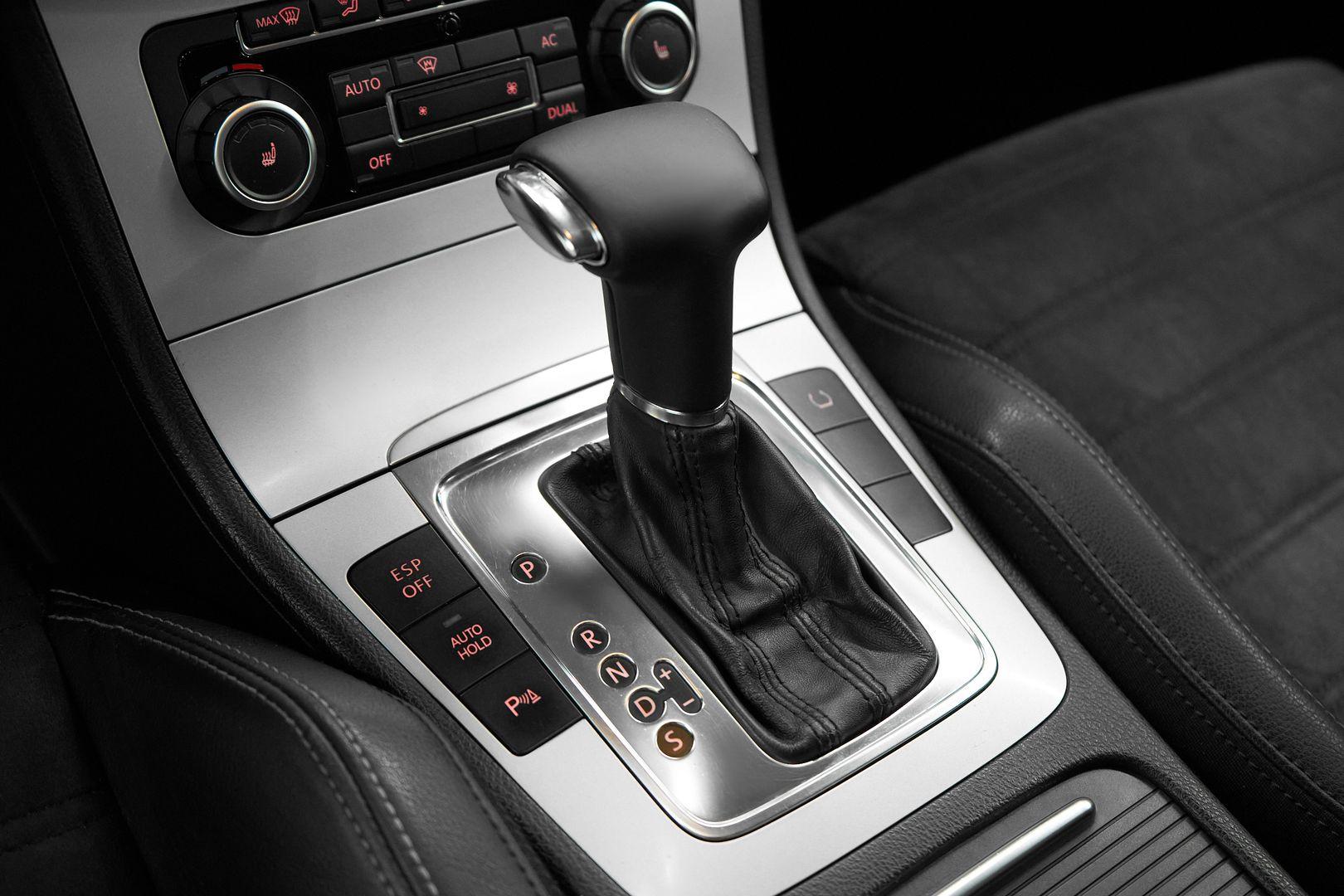 Volkswagen Passat CC 2012, бежевый
